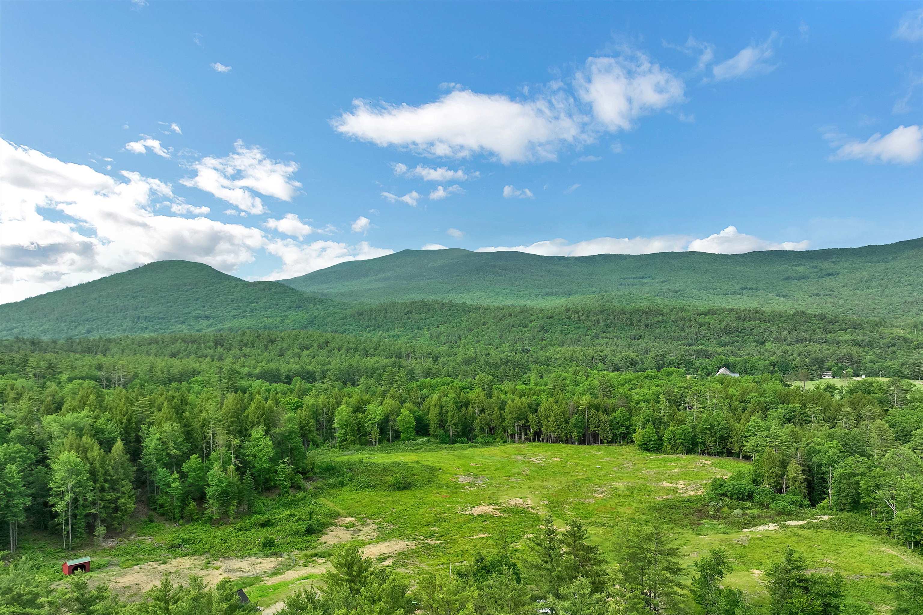 Great rural setting yet close to shopping and main roads