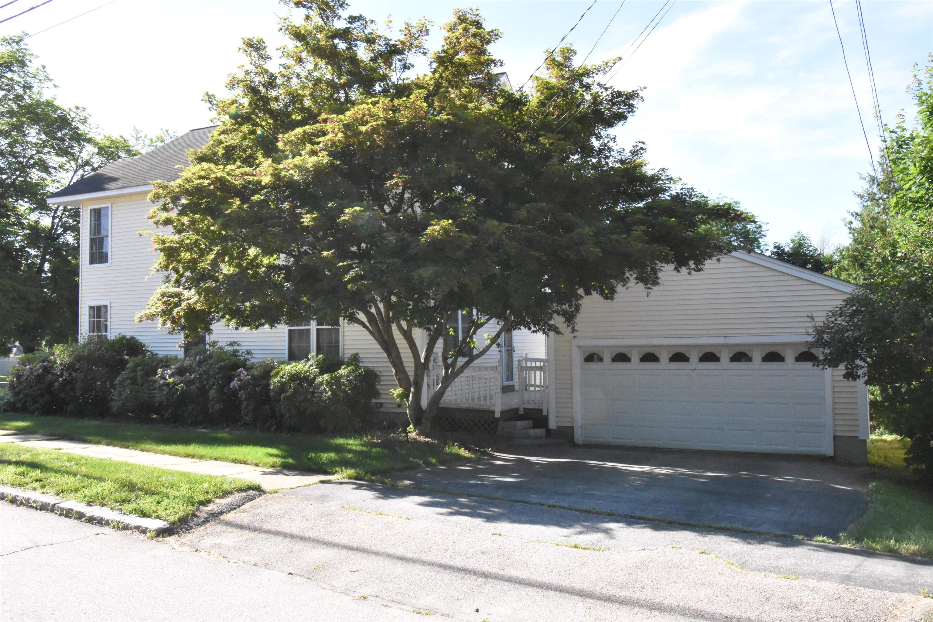 2246 Elm Street, Manchester, NH photo 2