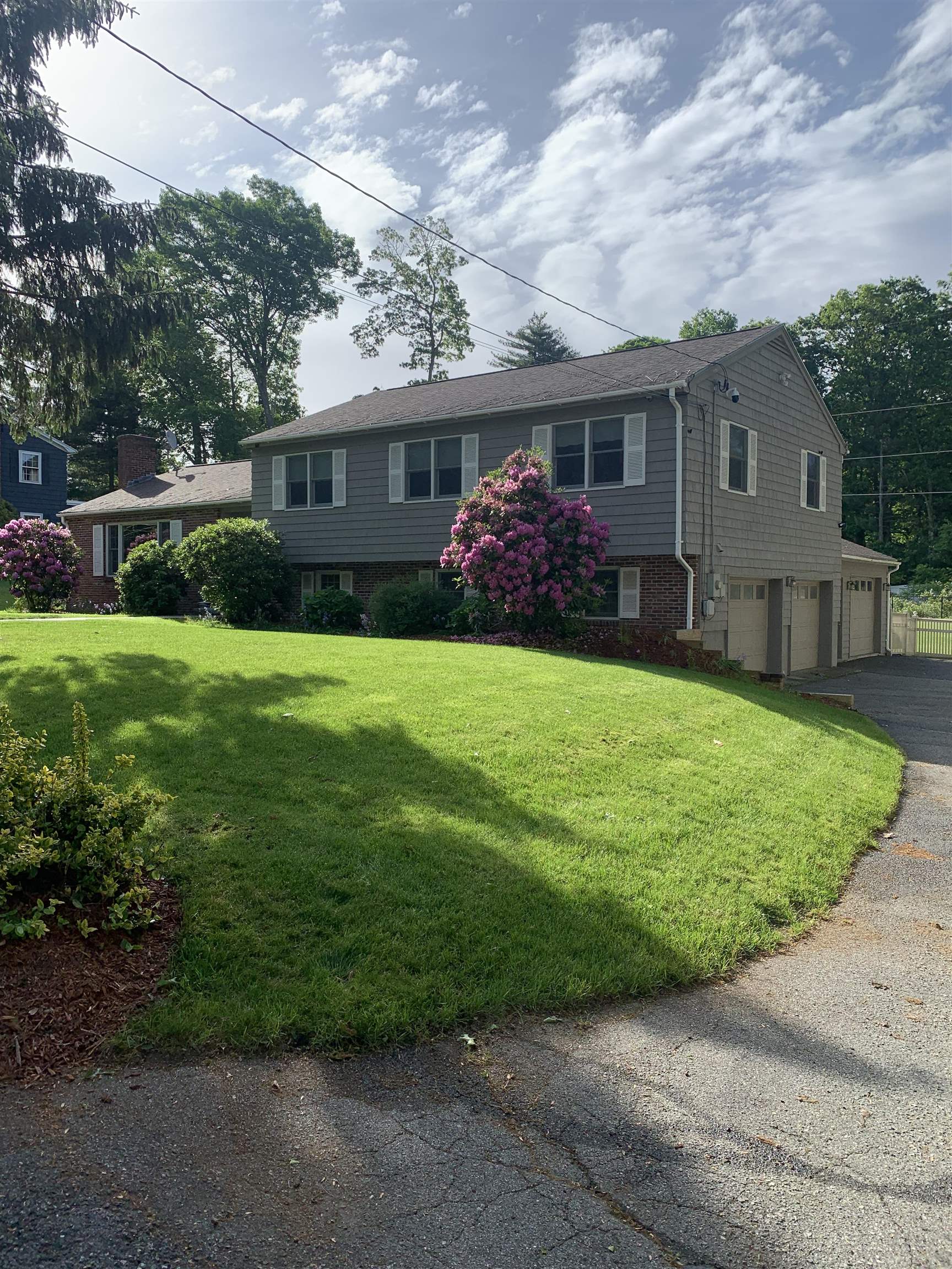 47 Farmington Rd, Nashua, NH 03060-5309