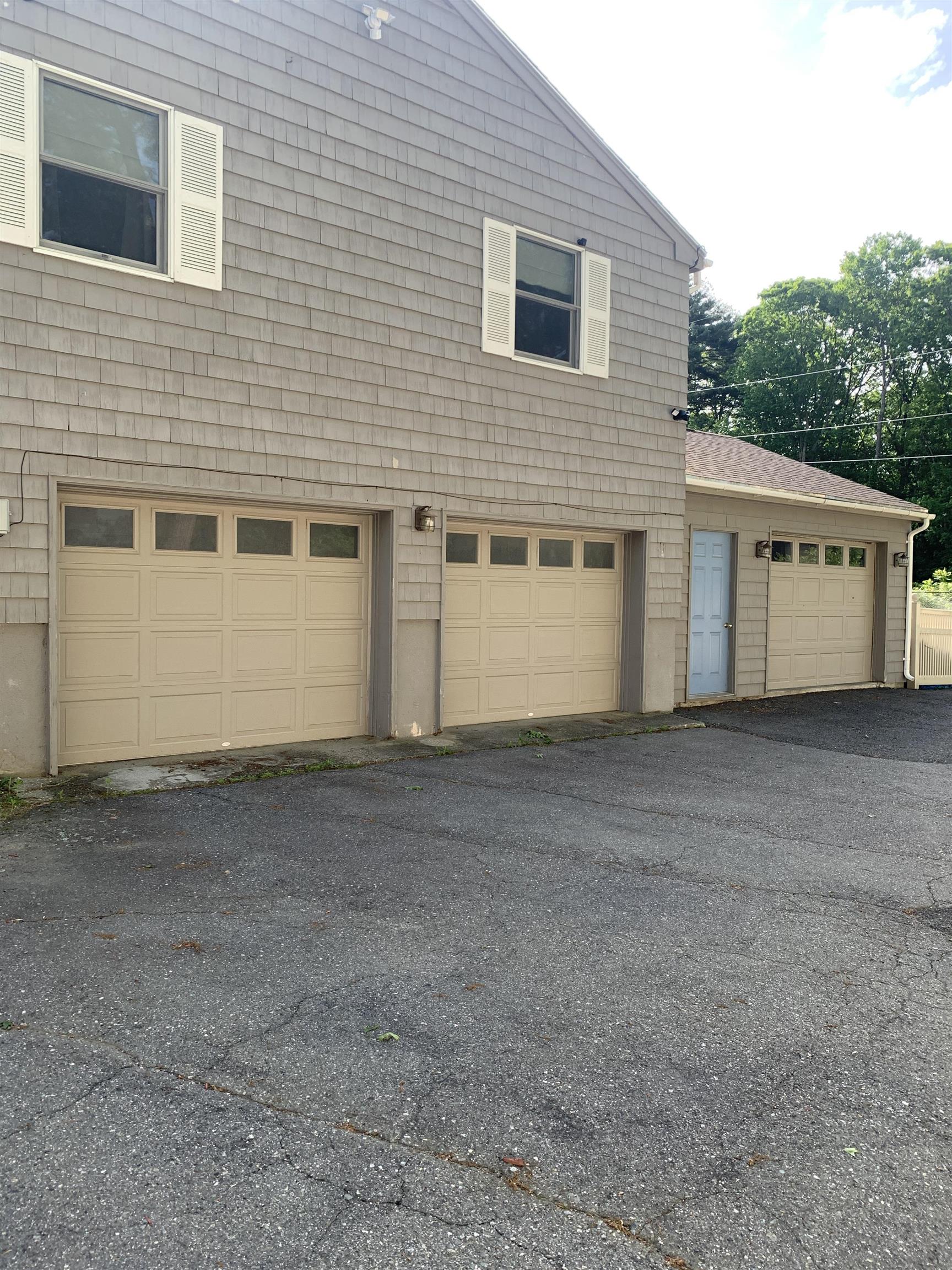 47 Farmington Rd, Nashua, NH 03060-5309