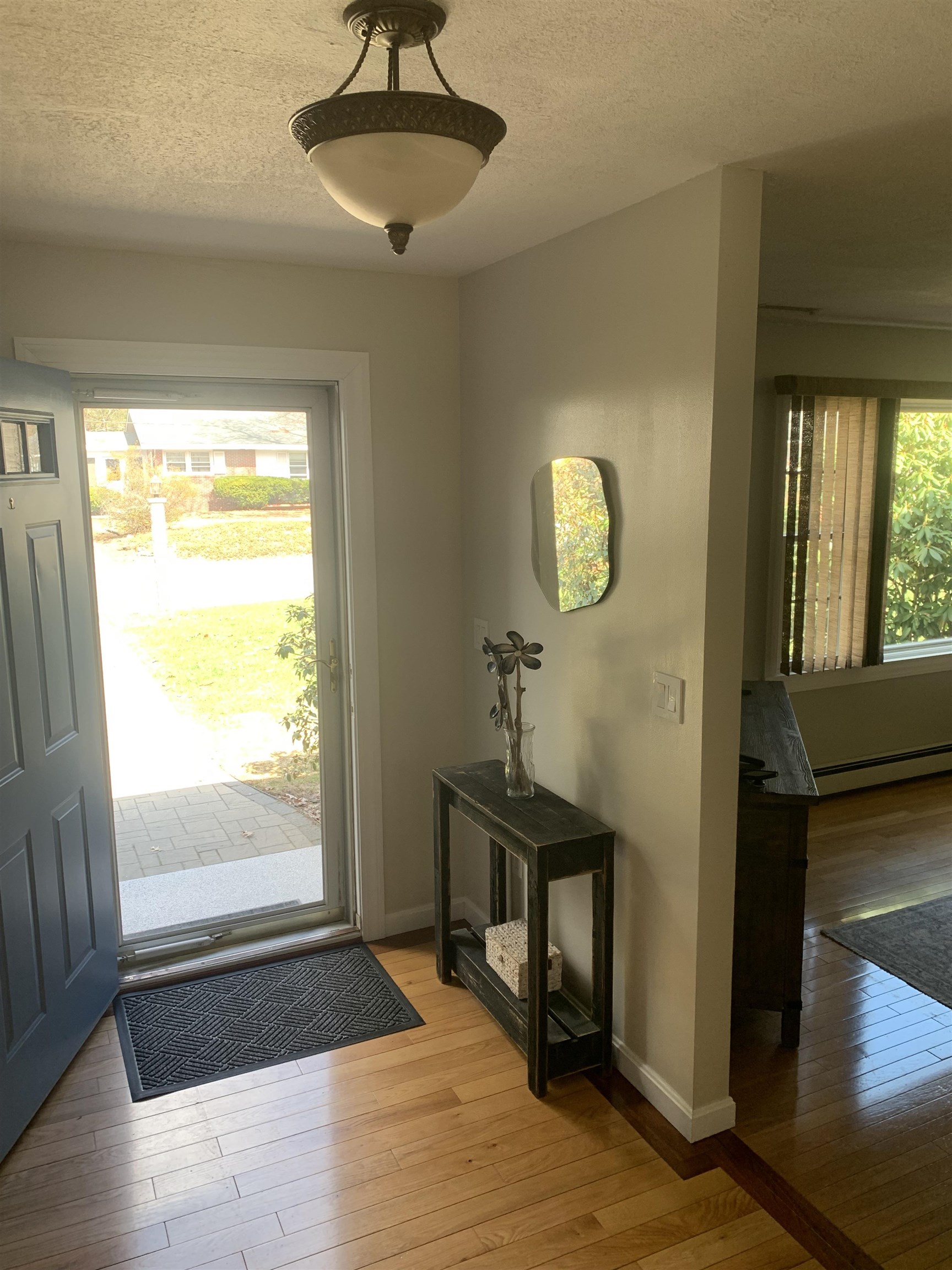 47 Farmington Rd, Nashua, NH 03060-5309