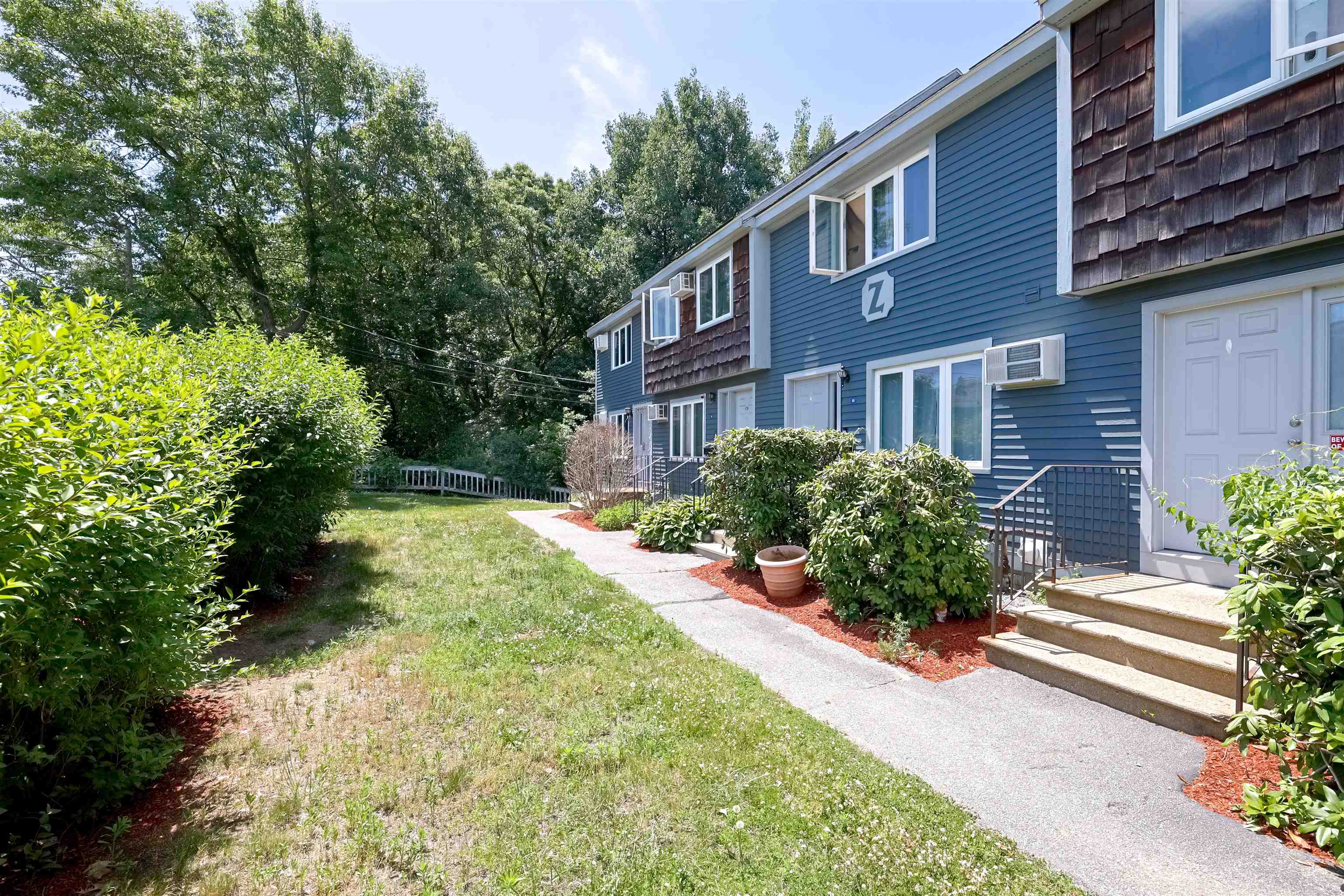 16 Auclair Ave, Manchester, NH 03102