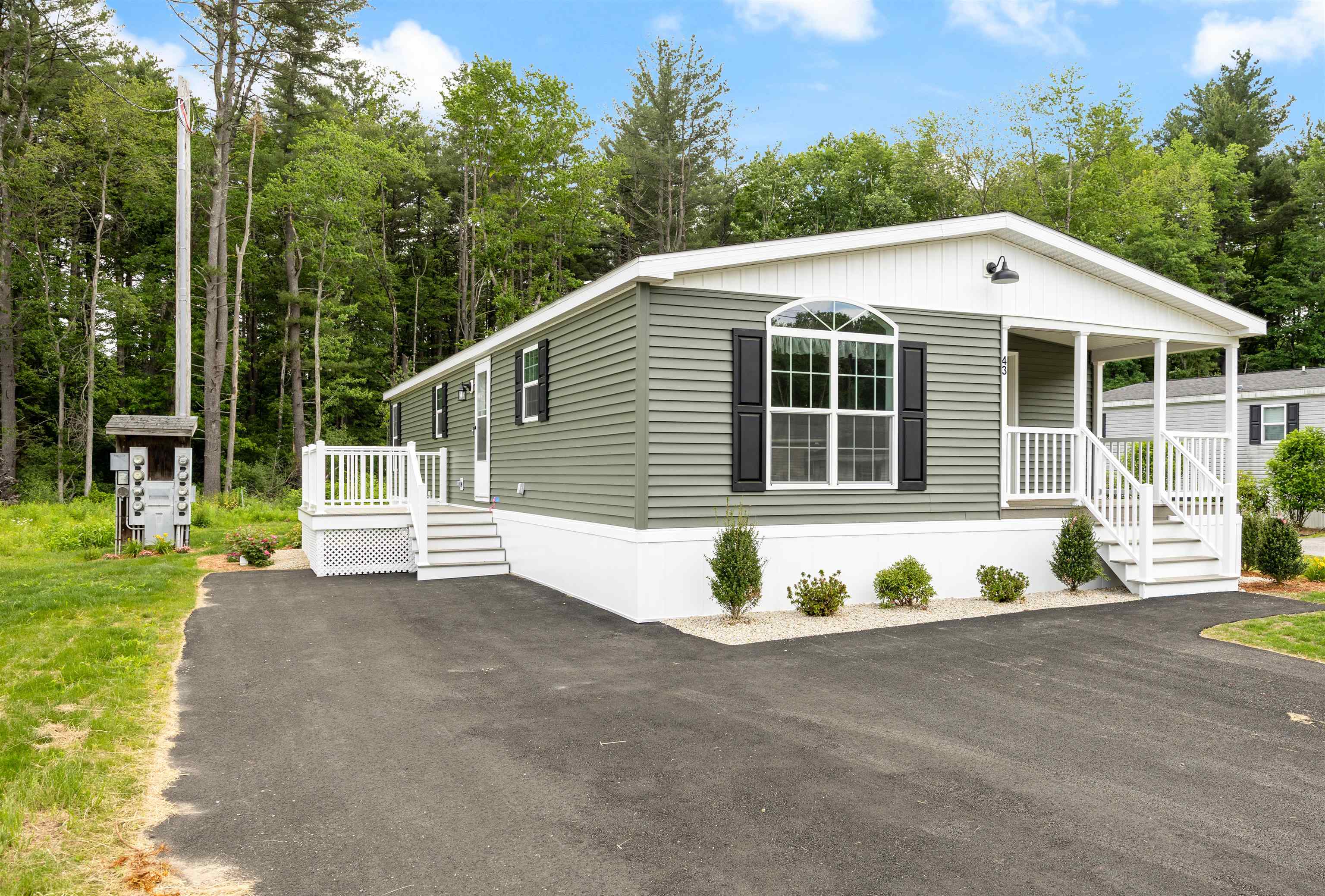 29 Lowell Rd #43, Salem, NH 03079