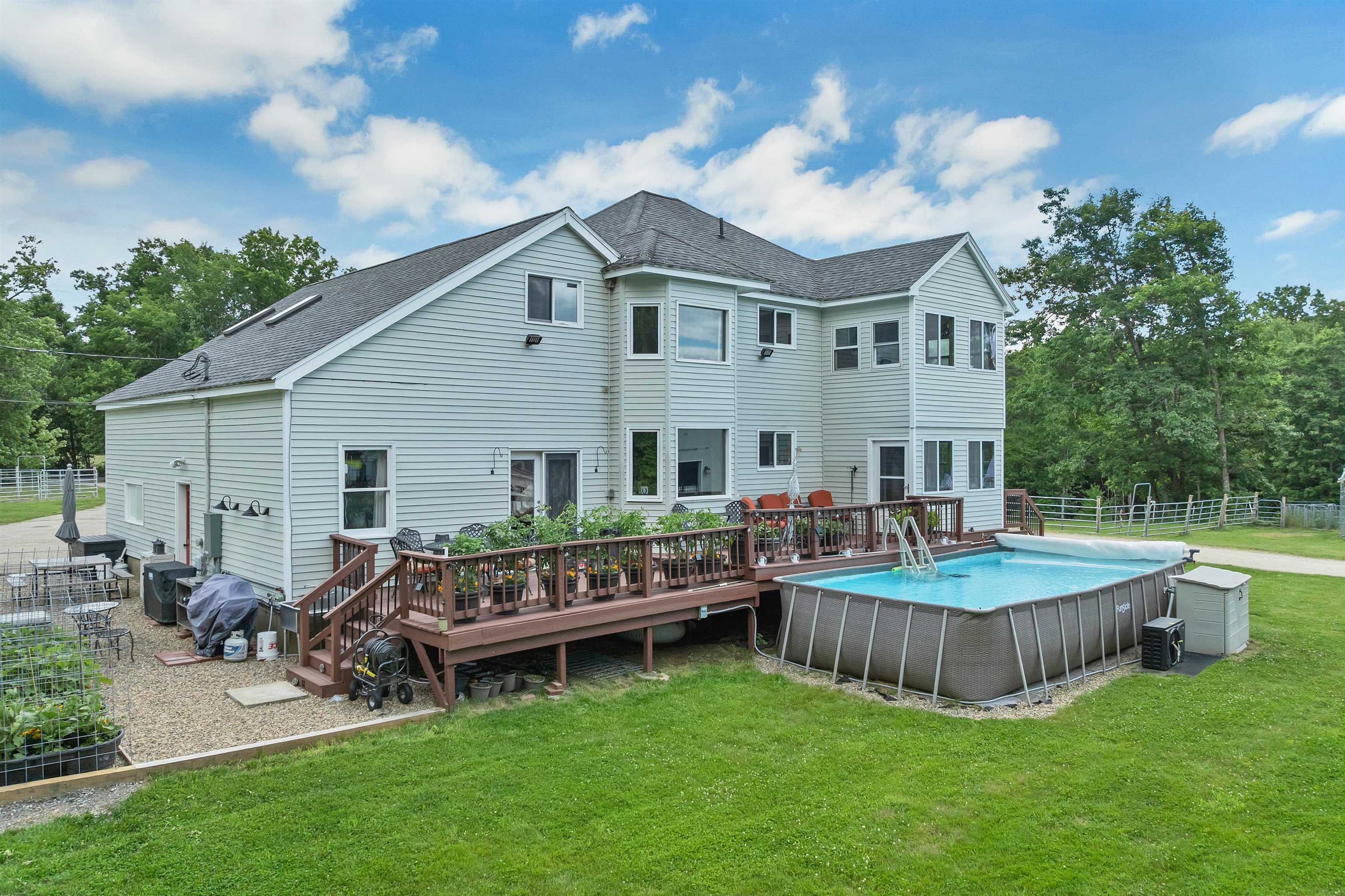 307 E Ricker Rd, Loudon, NH 03307