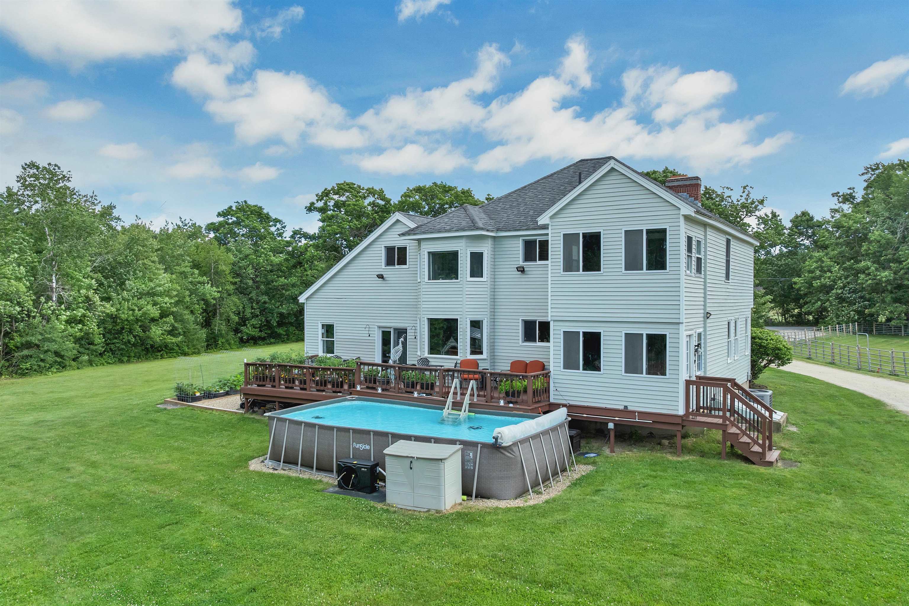 307 E Ricker Rd, Loudon, NH 03307