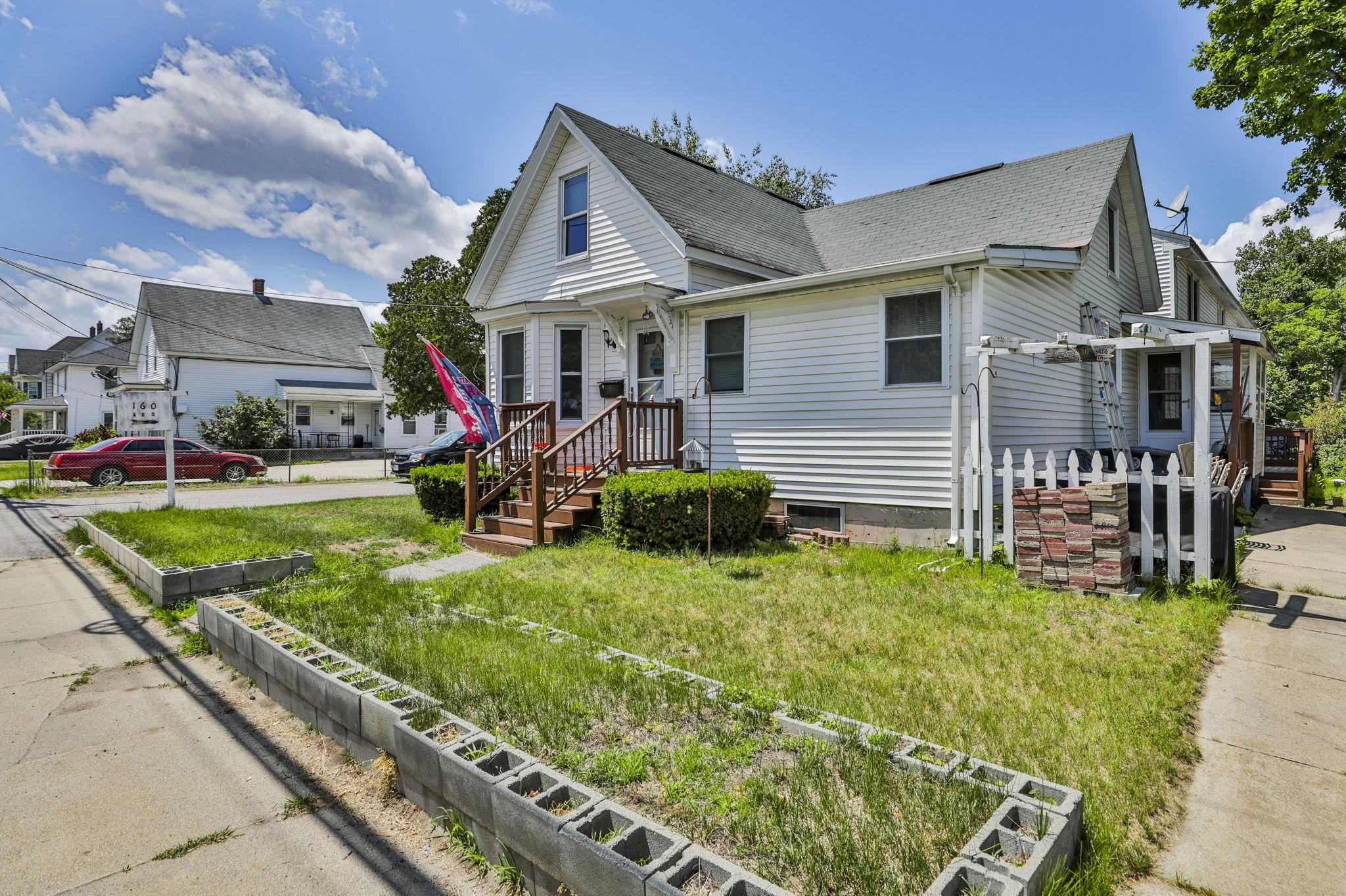 160 West Hollis St #B, Nashua, NH 03060