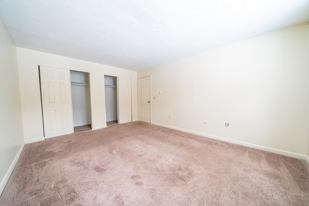 1 Charleston Avenue, Londonderry, NH photo 4