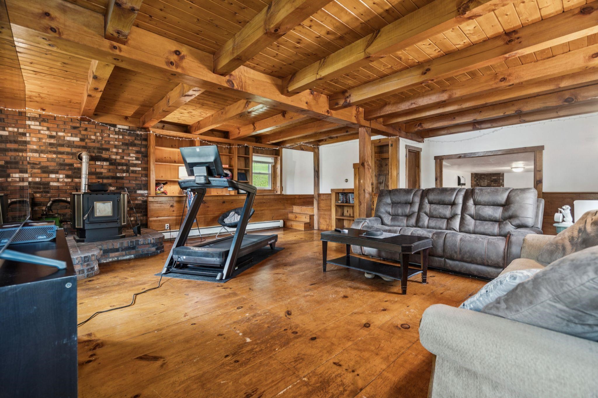 892 South Main St, Newport, NH 03773