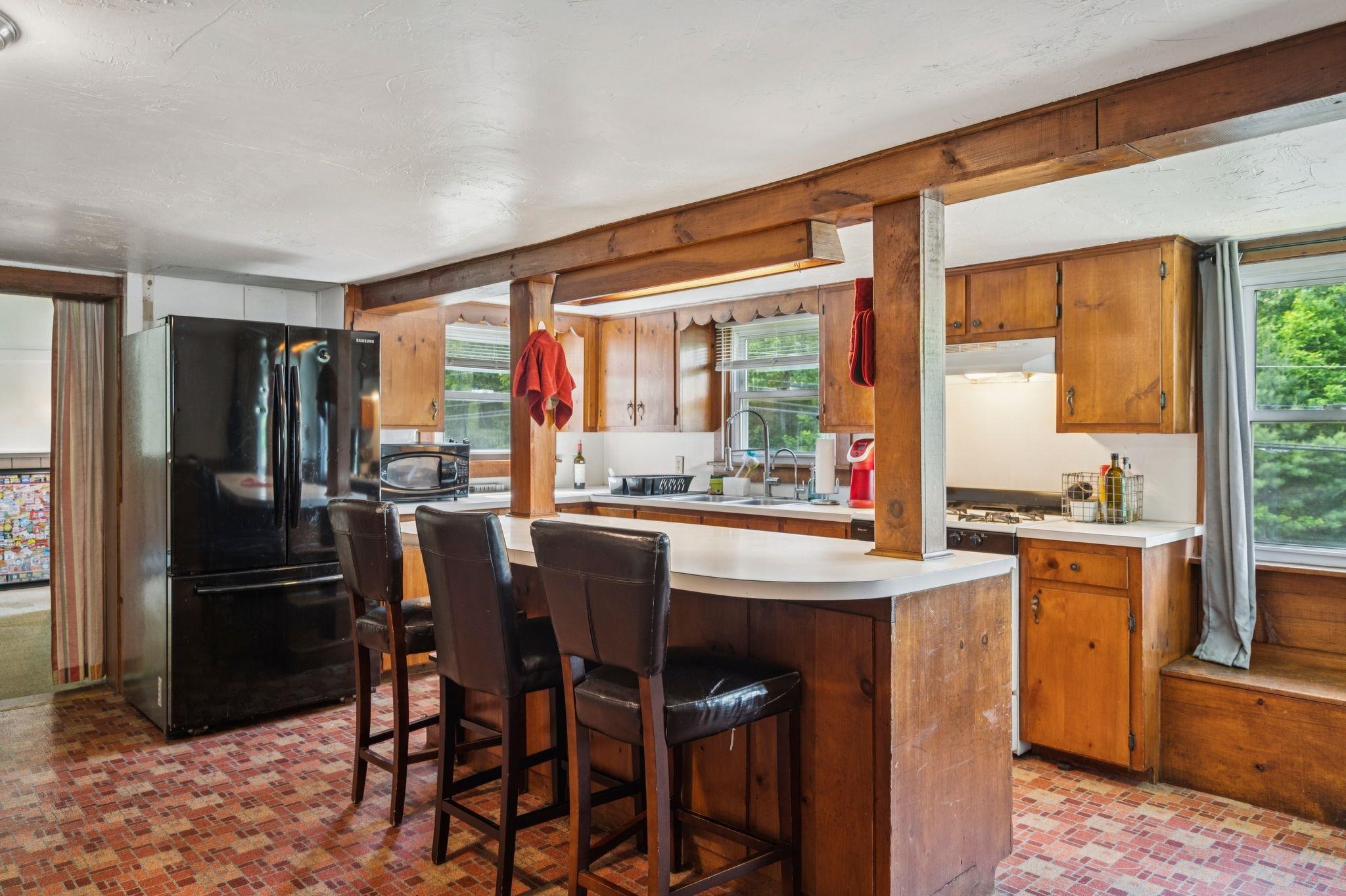 892 South Main St, Newport, NH 03773
