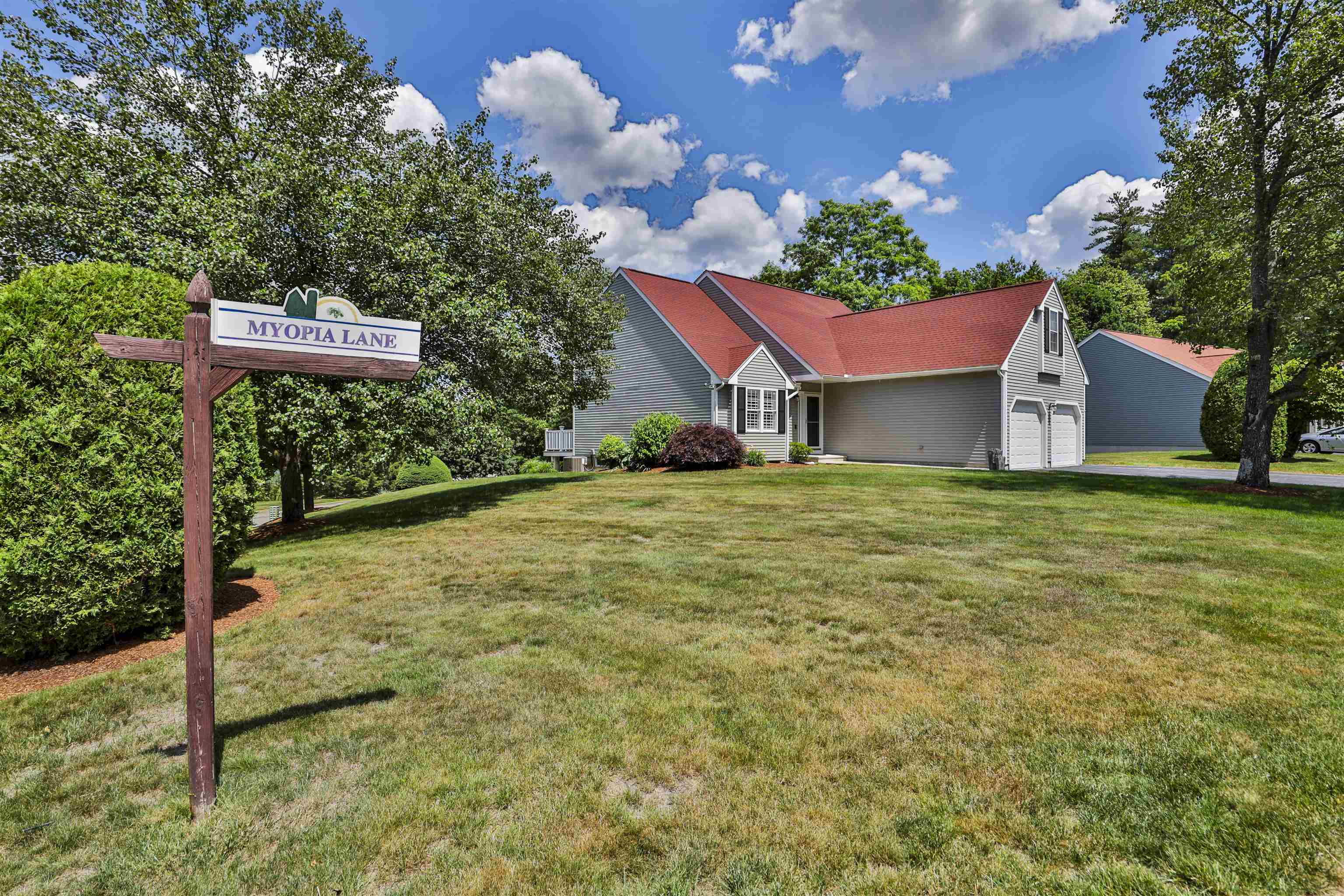 2 Myopia Ln, Nashua, NH 03063