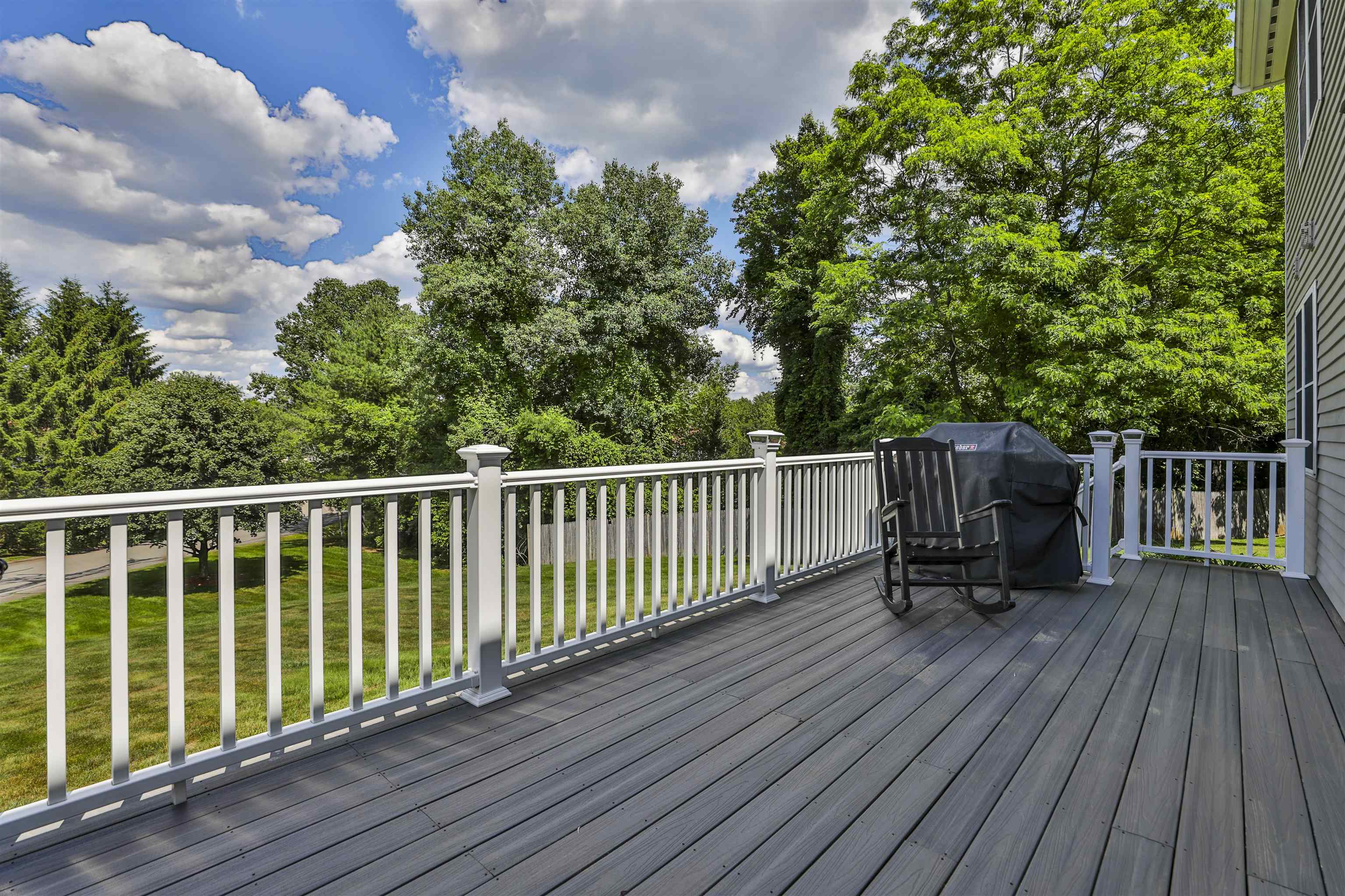 2 Myopia Ln, Nashua, NH 03063