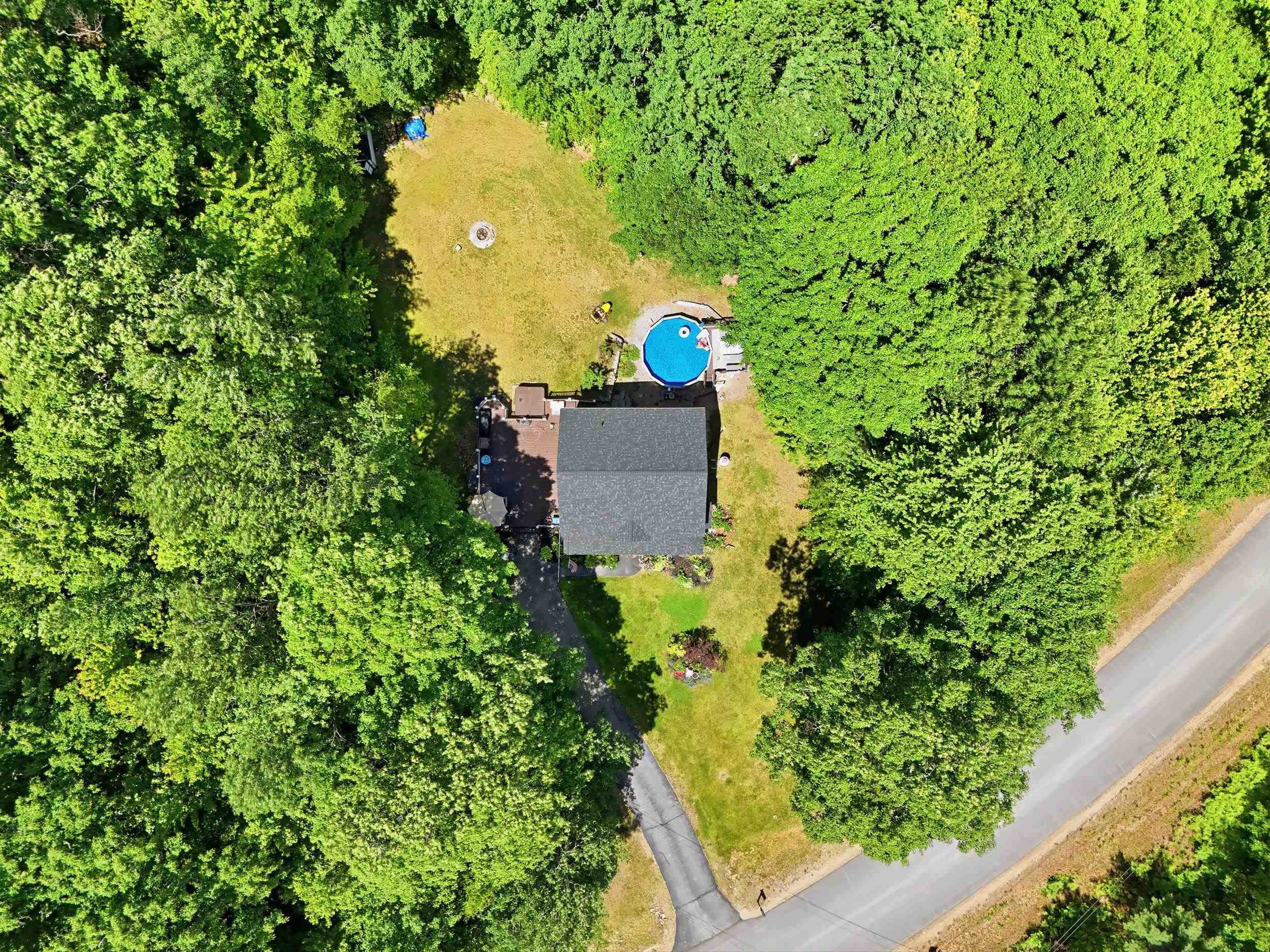10 Guernsey Ct, Chichester, NH 03258
