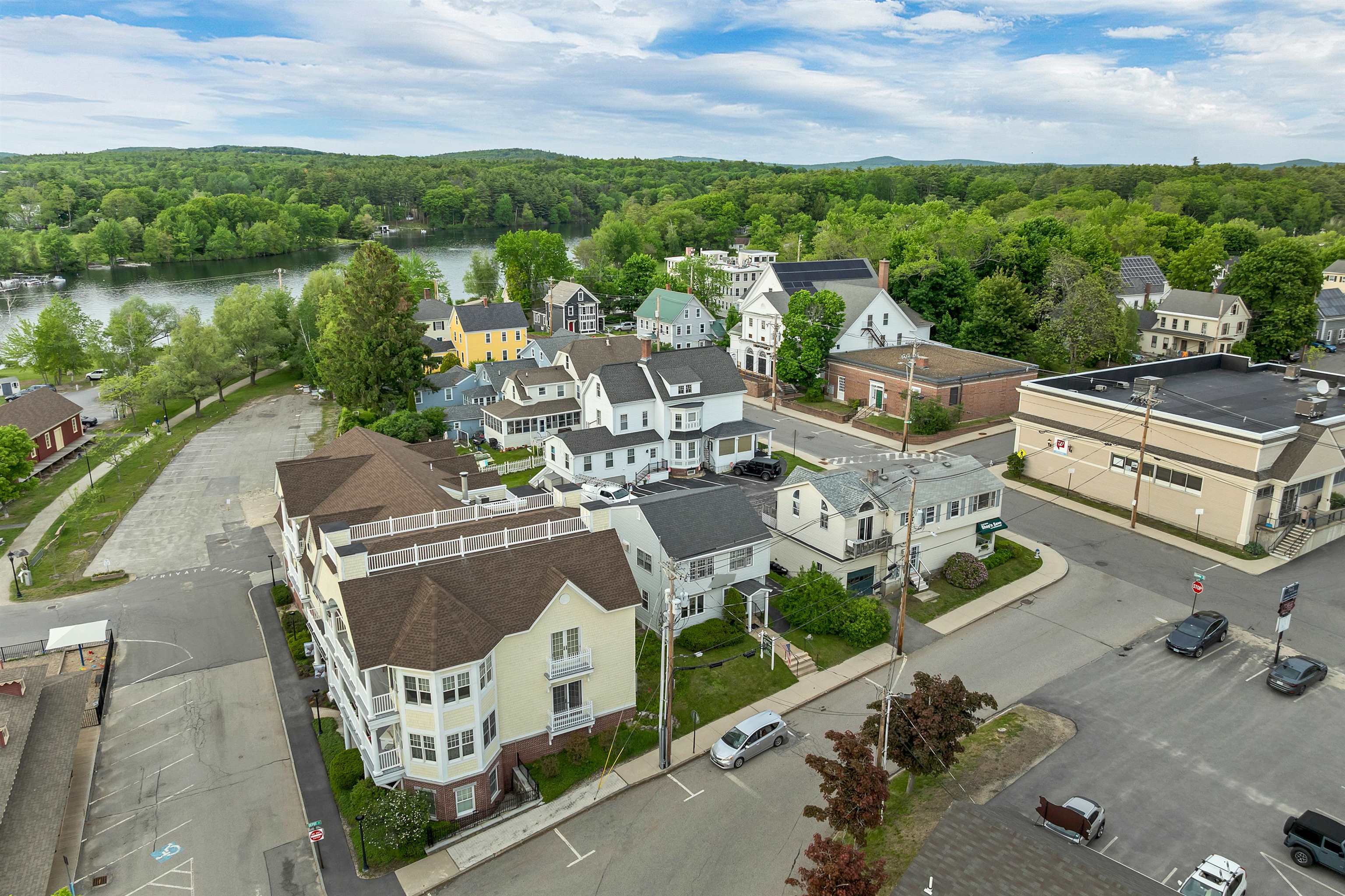 16 Depot St, Wolfeboro, NH 03894
