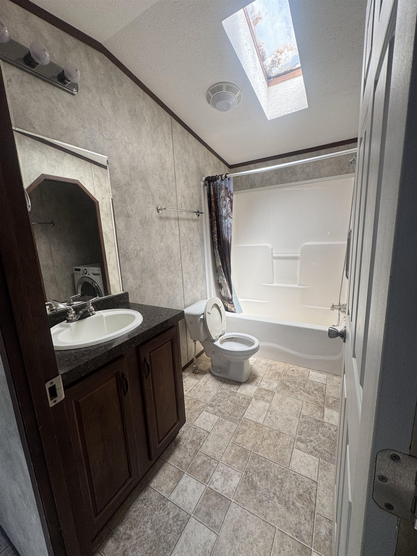 75 S Policy St #51, Salem, NH 03079