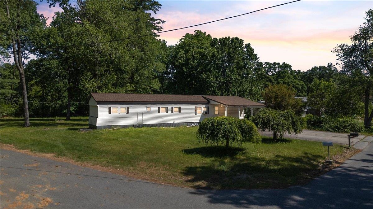 6 Marie Ave, Salem, NH 03079