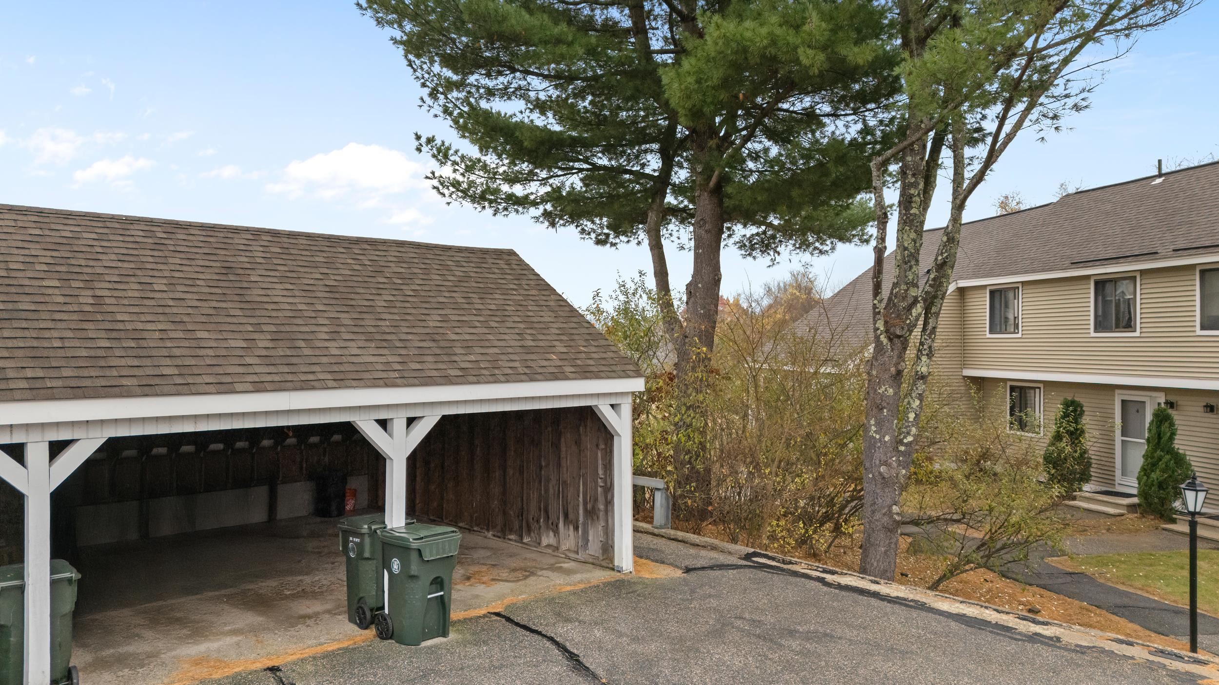 69 Bayberry Ln, Londonderry, NH 03053