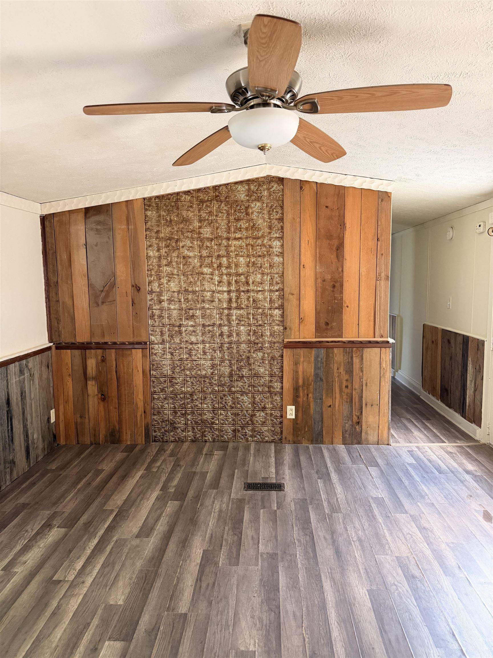 15 Trail St, Franklin, NH 03235-2026