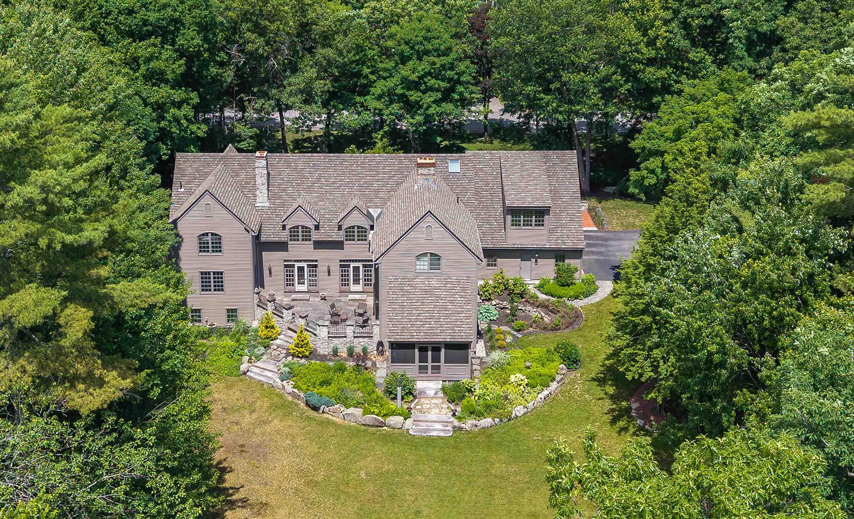 63 Ridge Rd, Concord, NH 03301