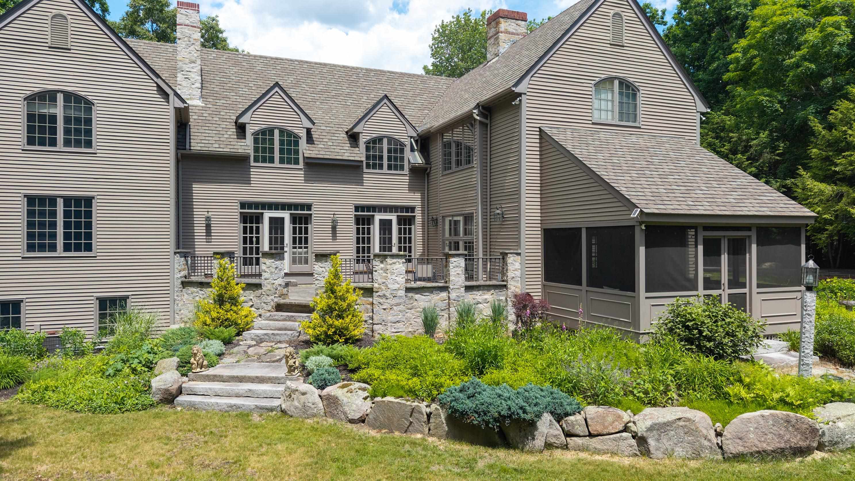 63 Ridge Rd, Concord, NH 03301