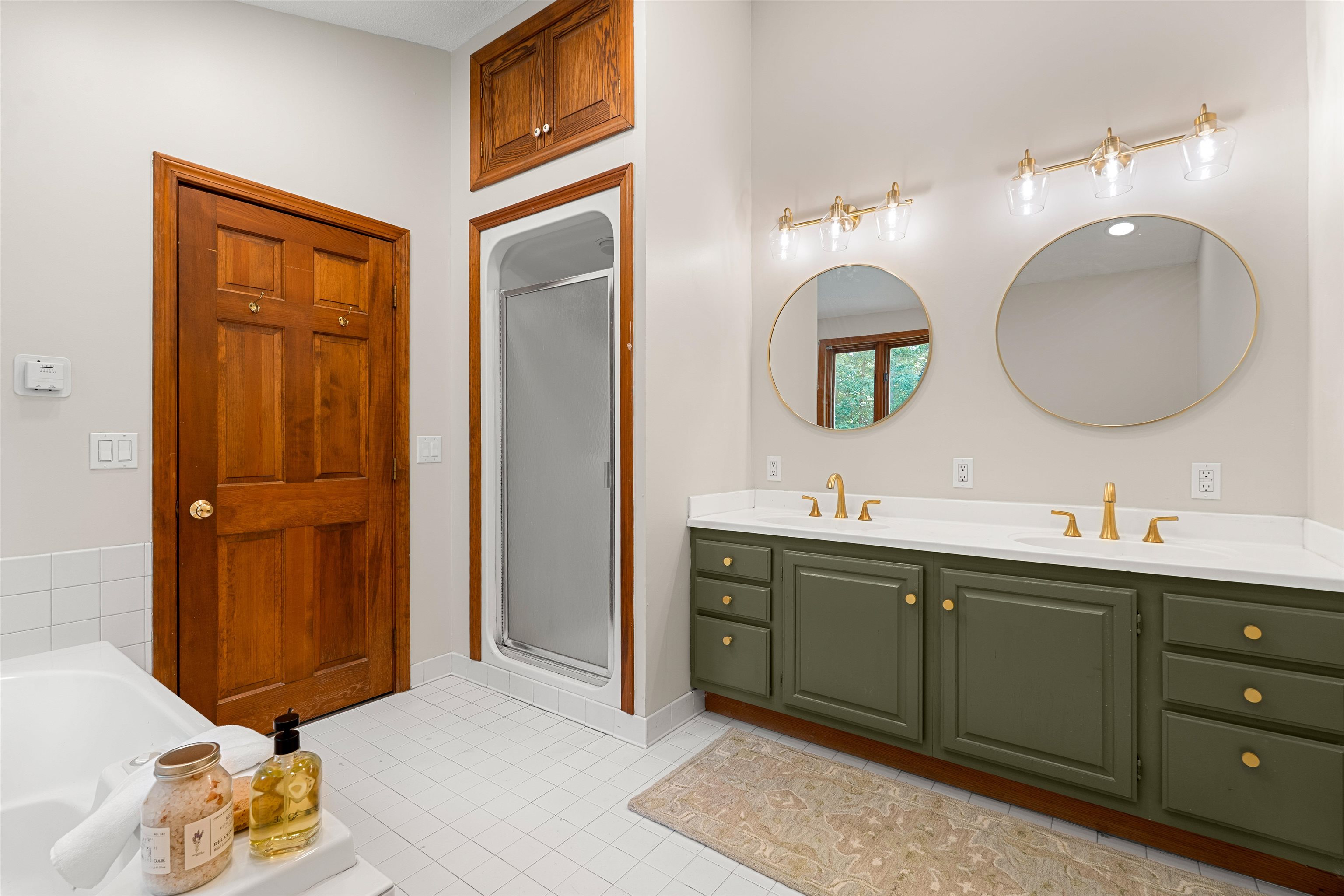 1 Danbury Cir, Amherst, NH 03031