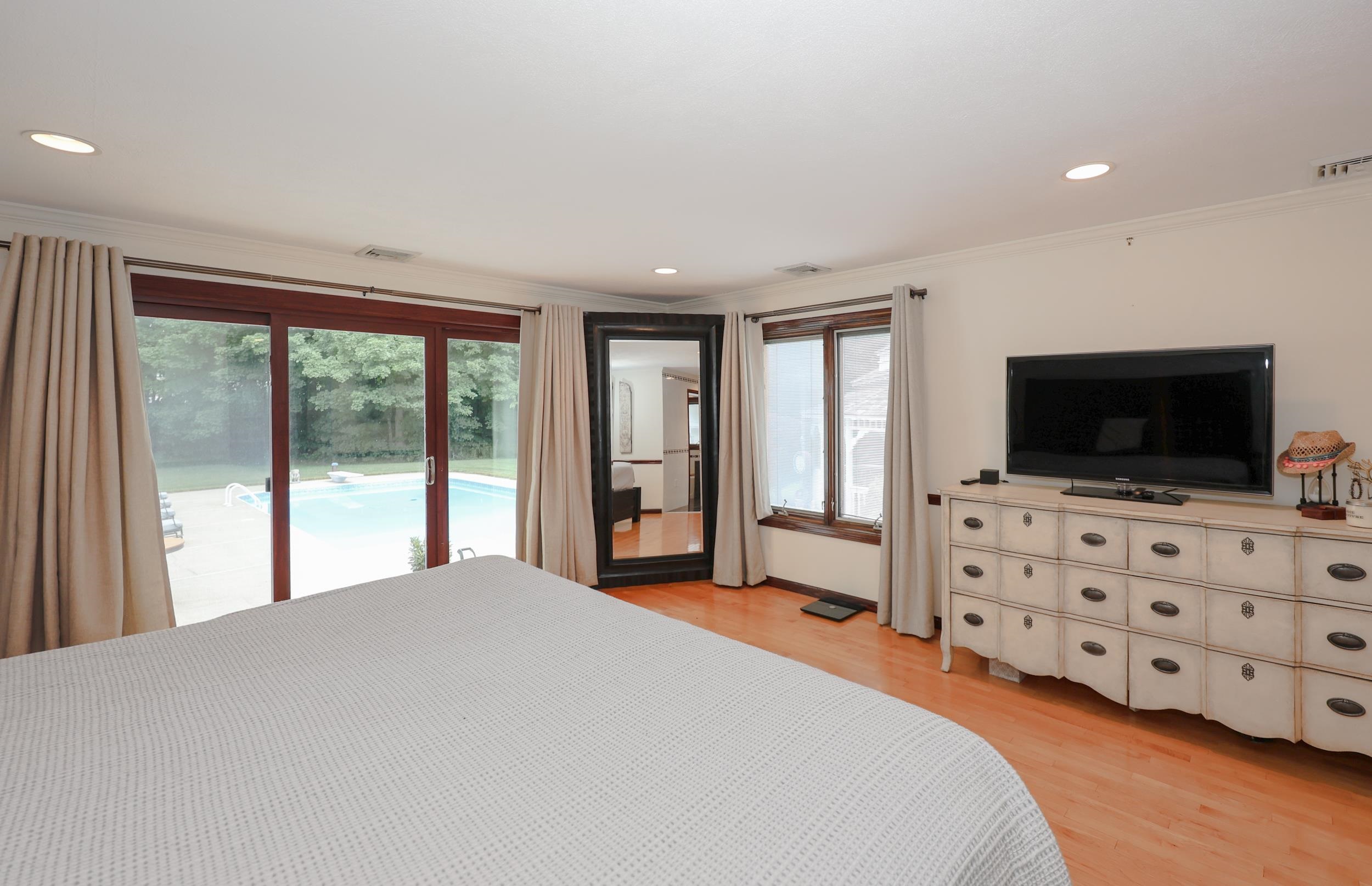 4 Cheney Ln, Plaistow, NH 03865