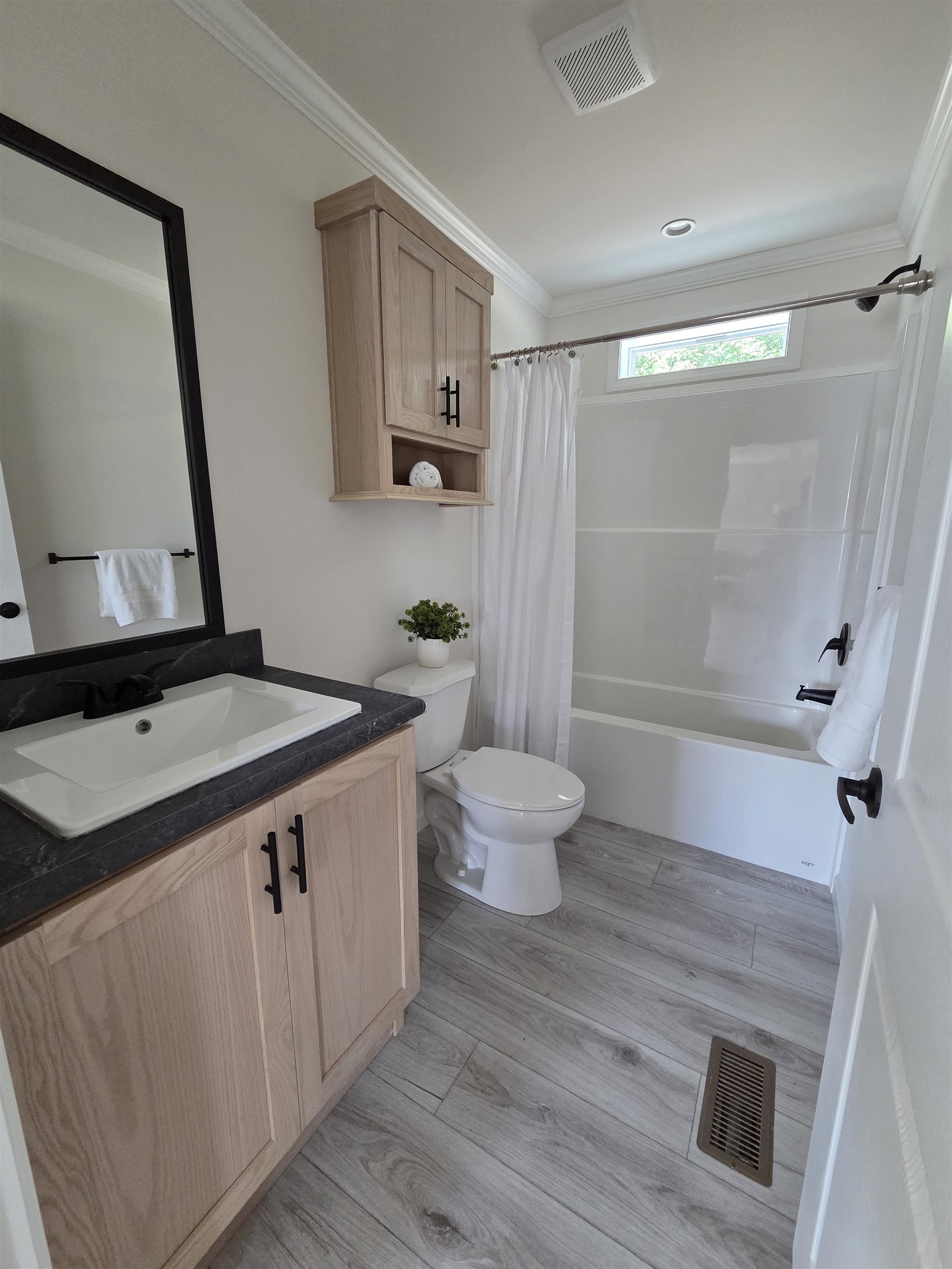 4 Quartz Way, Litchfield, NH 03052