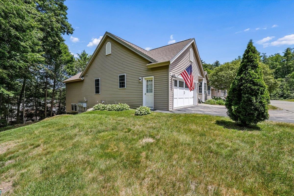 14 Aspen Dr, Hampstead, NH 03826