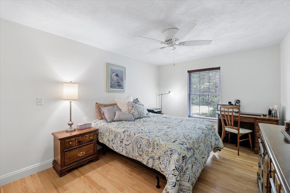 14 Aspen Dr, Hampstead, NH 03826