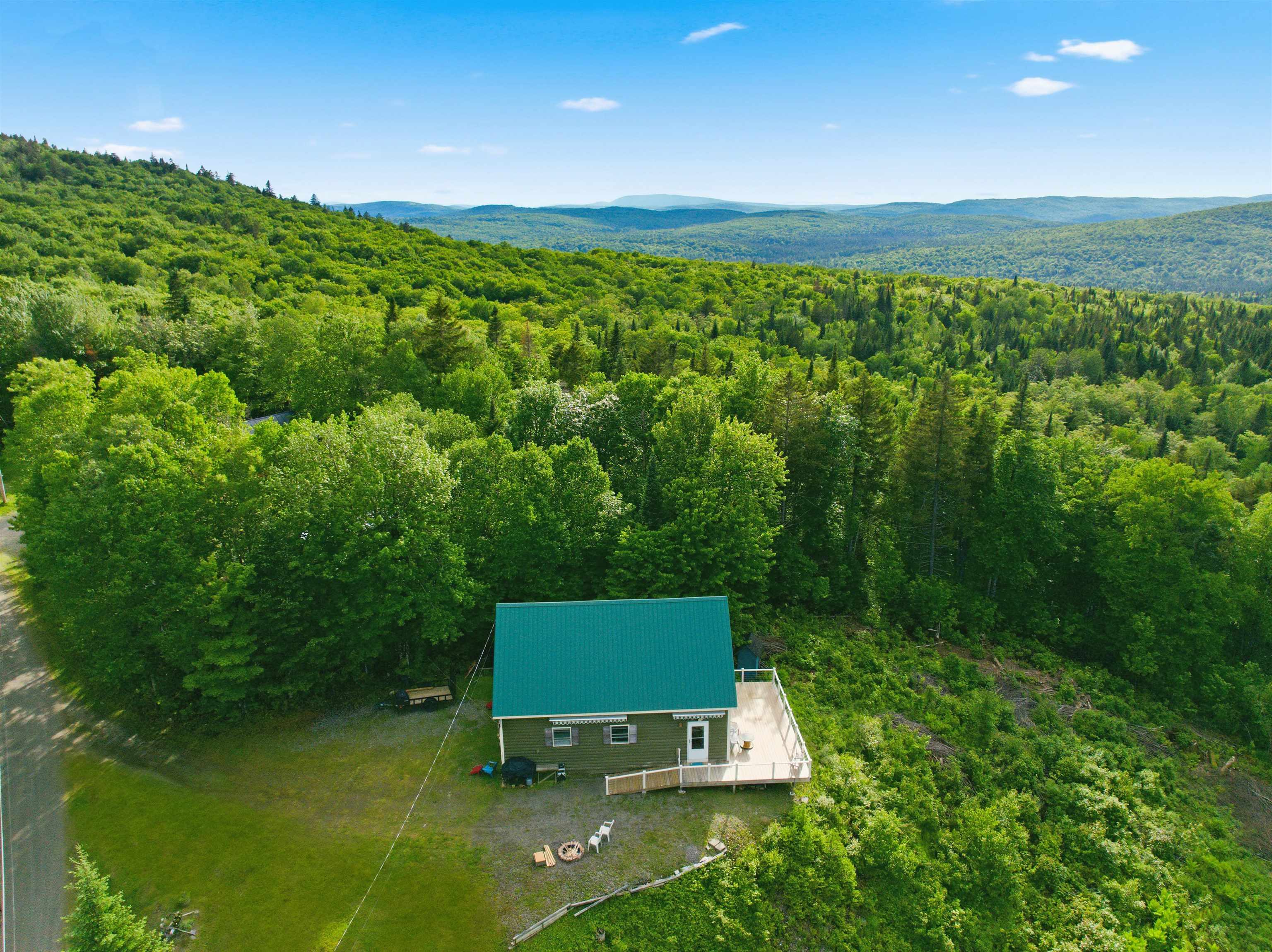 134 Lakeview Estates Rd, Pittsburg, NH 03592