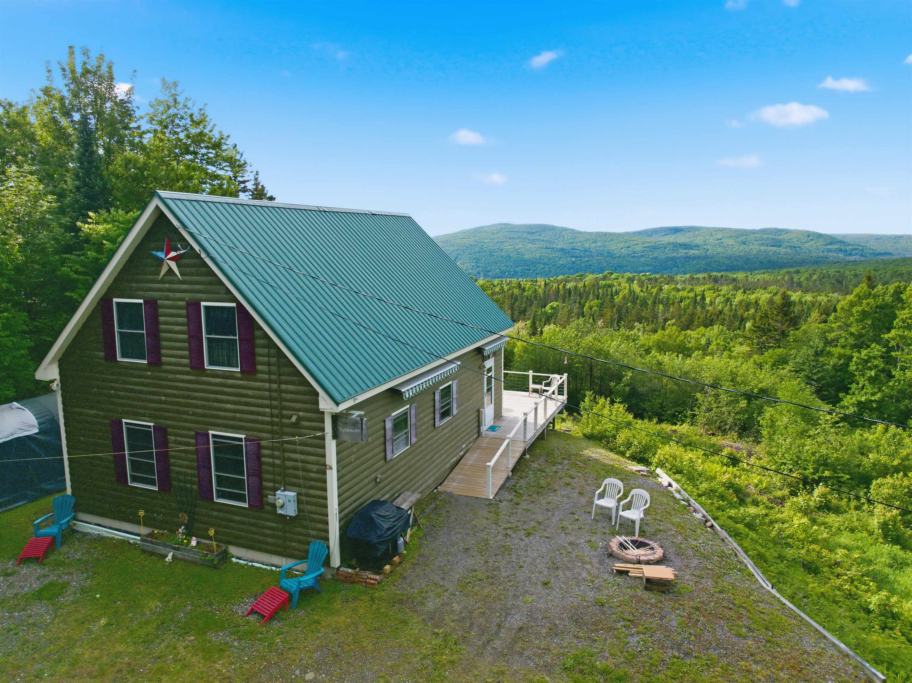 134 Lakeview Estates Rd, Pittsburg, NH 03592