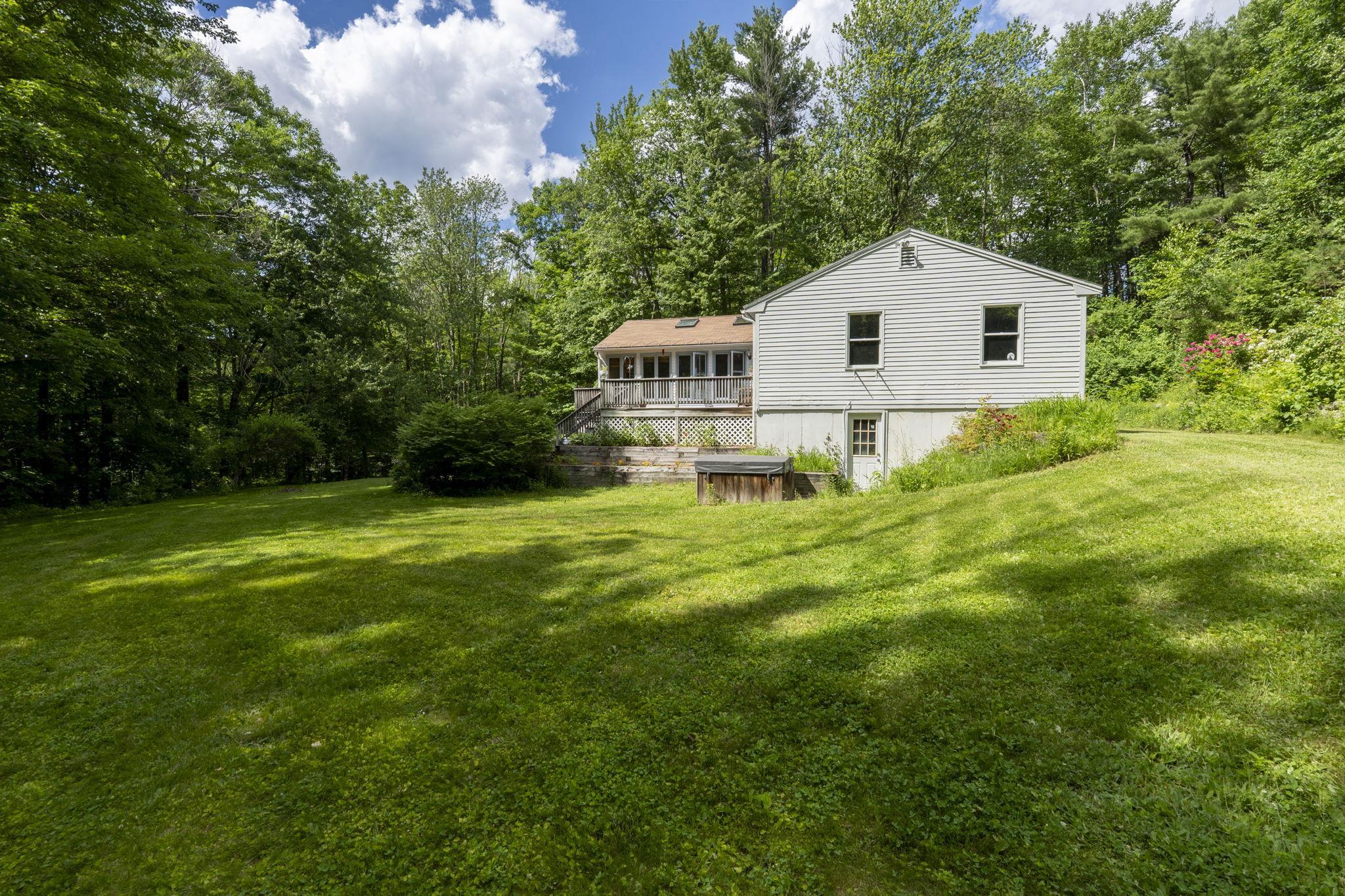 127 Mountain Rd, Deerfield, NH 03037