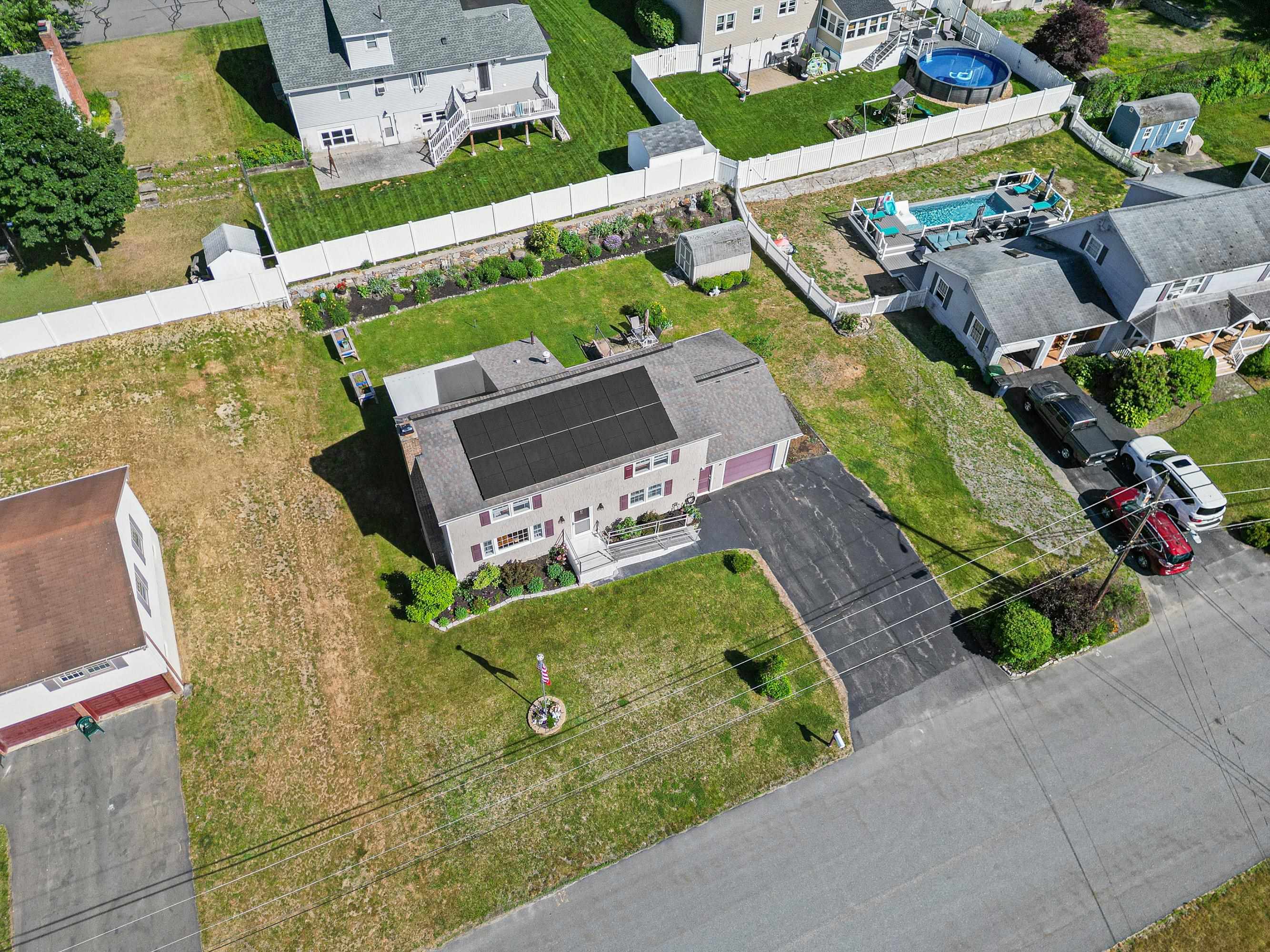 7 Hopi Dr, Nashua, NH 03063