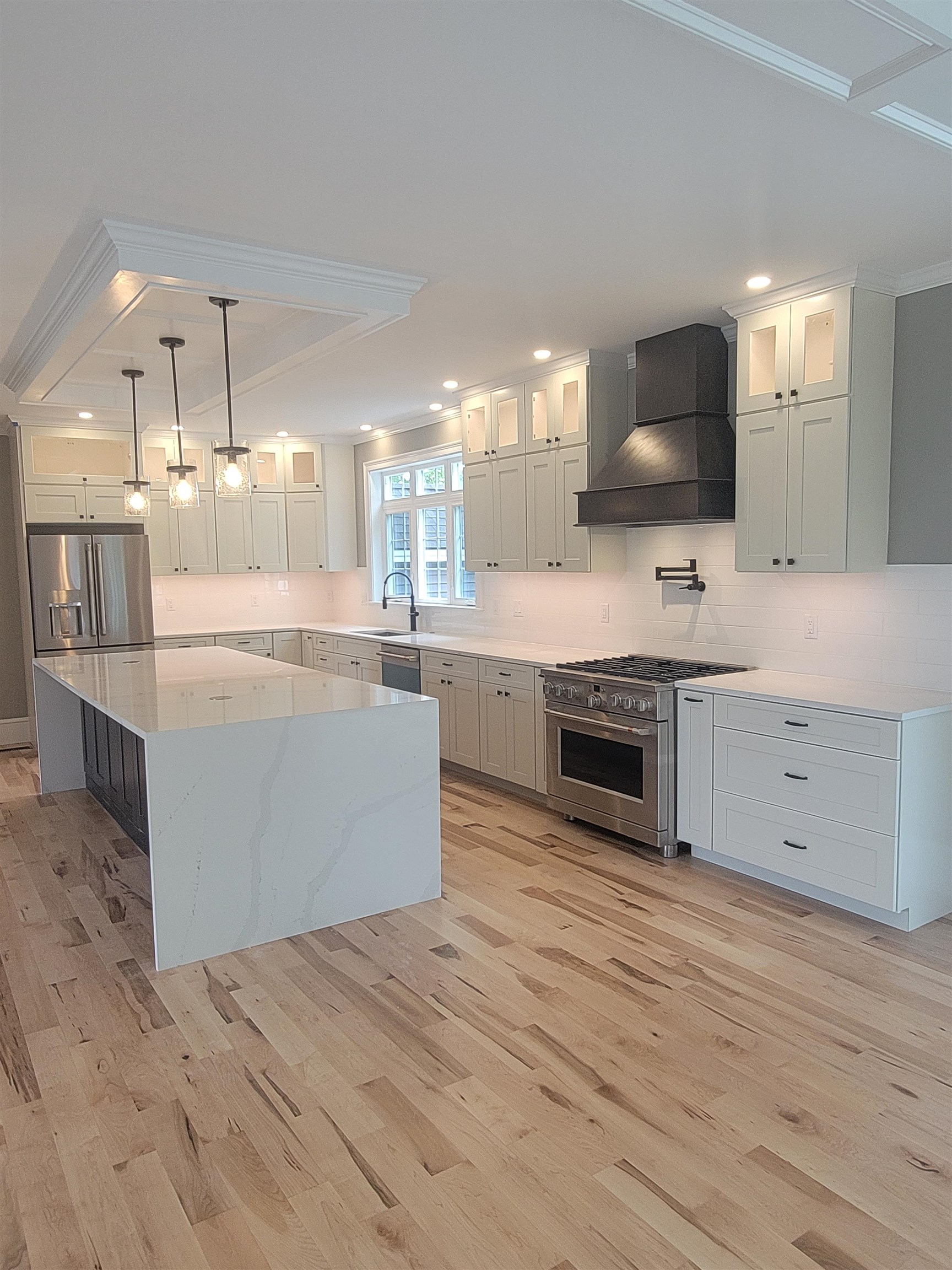 9 Zeland Dr, Dover, NH 03820