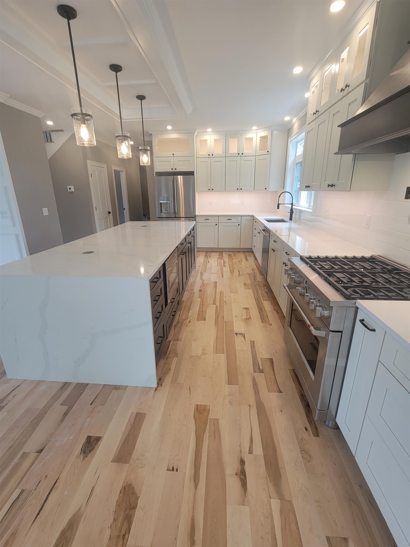 9 Zeland Dr, Dover, NH 03820
