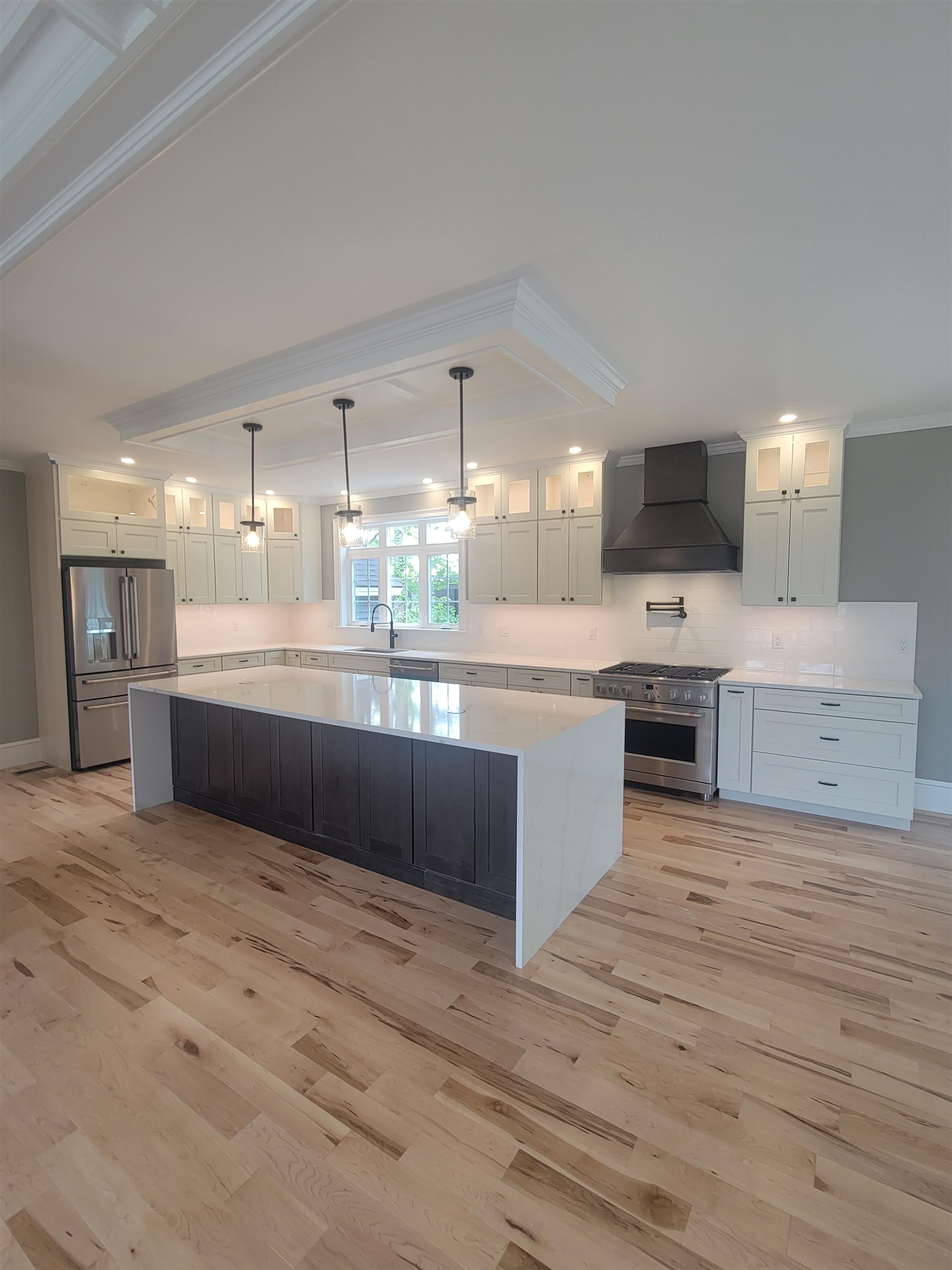 9 Zeland Dr, Dover, NH 03820