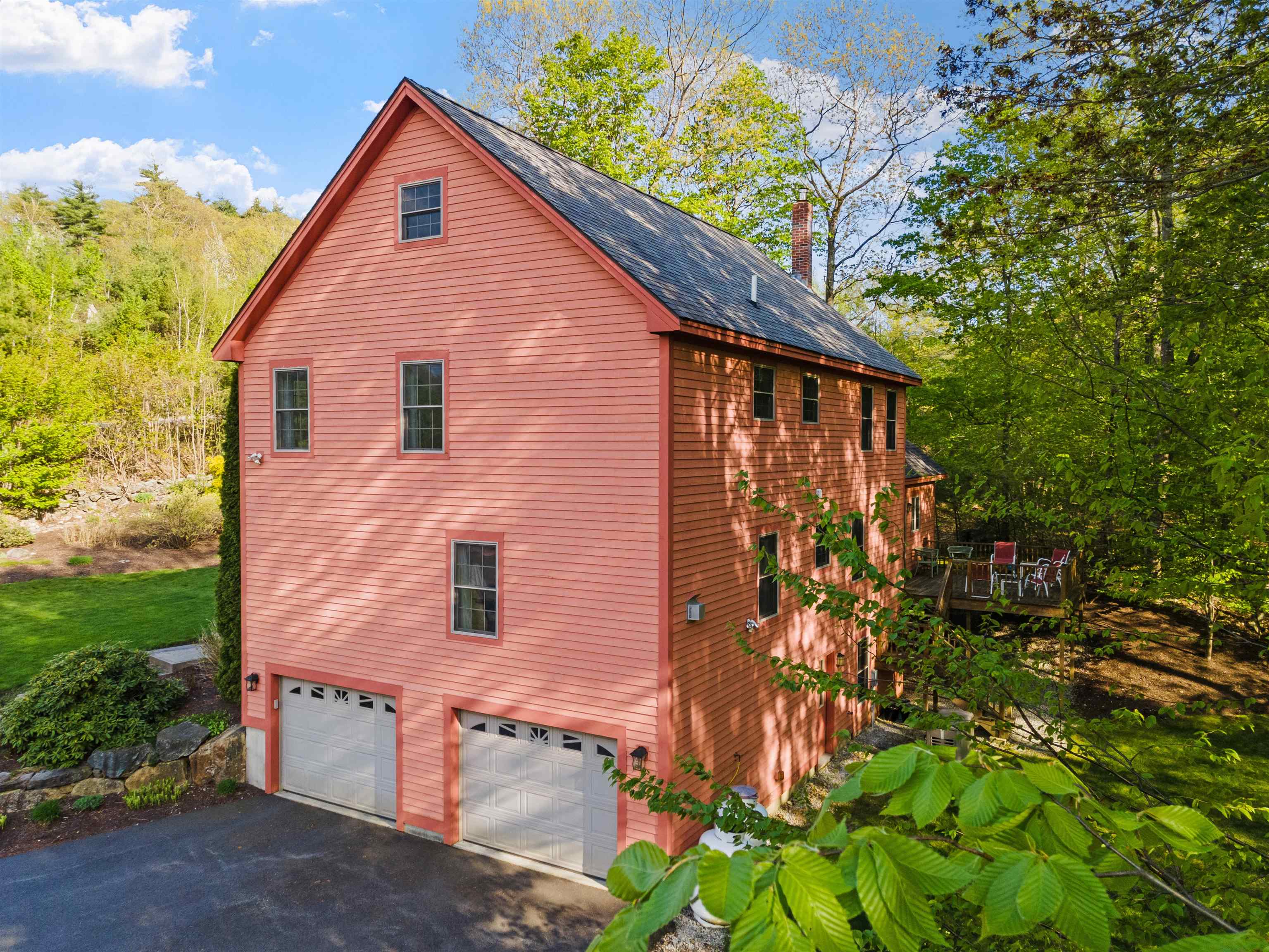 40 Lakewood Dr, Alton, NH 03810