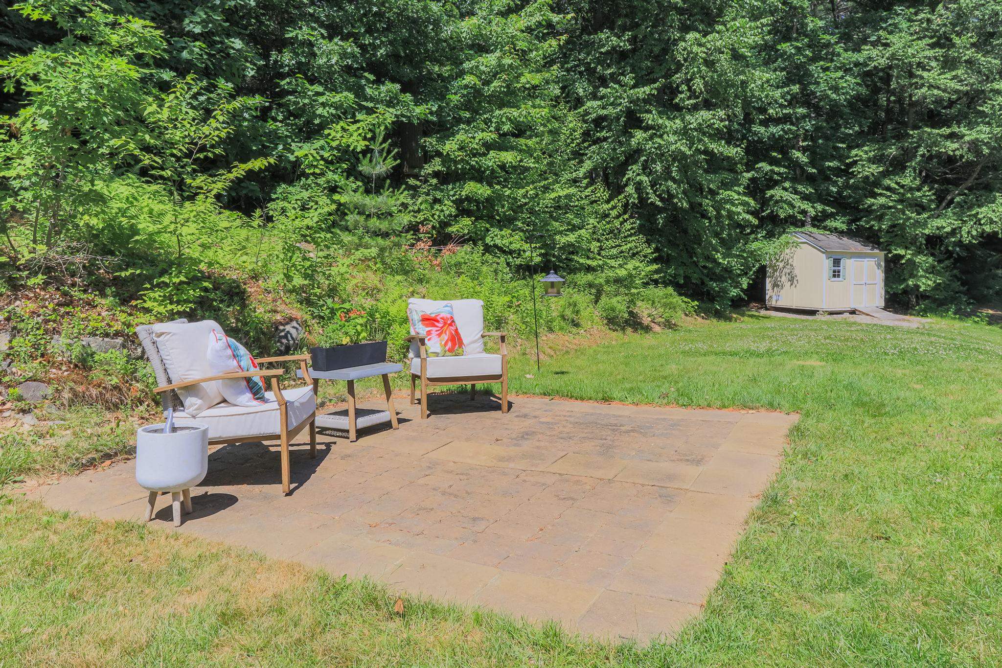 17 Jessica Dr, Merrimack, NH 03054