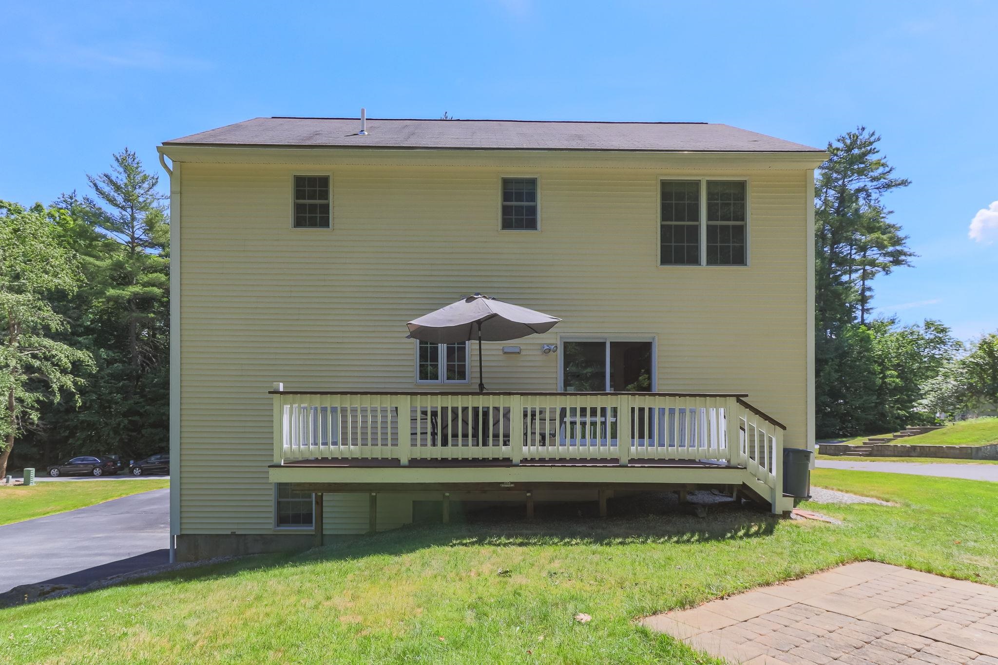 17 Jessica Dr, Merrimack, NH 03054