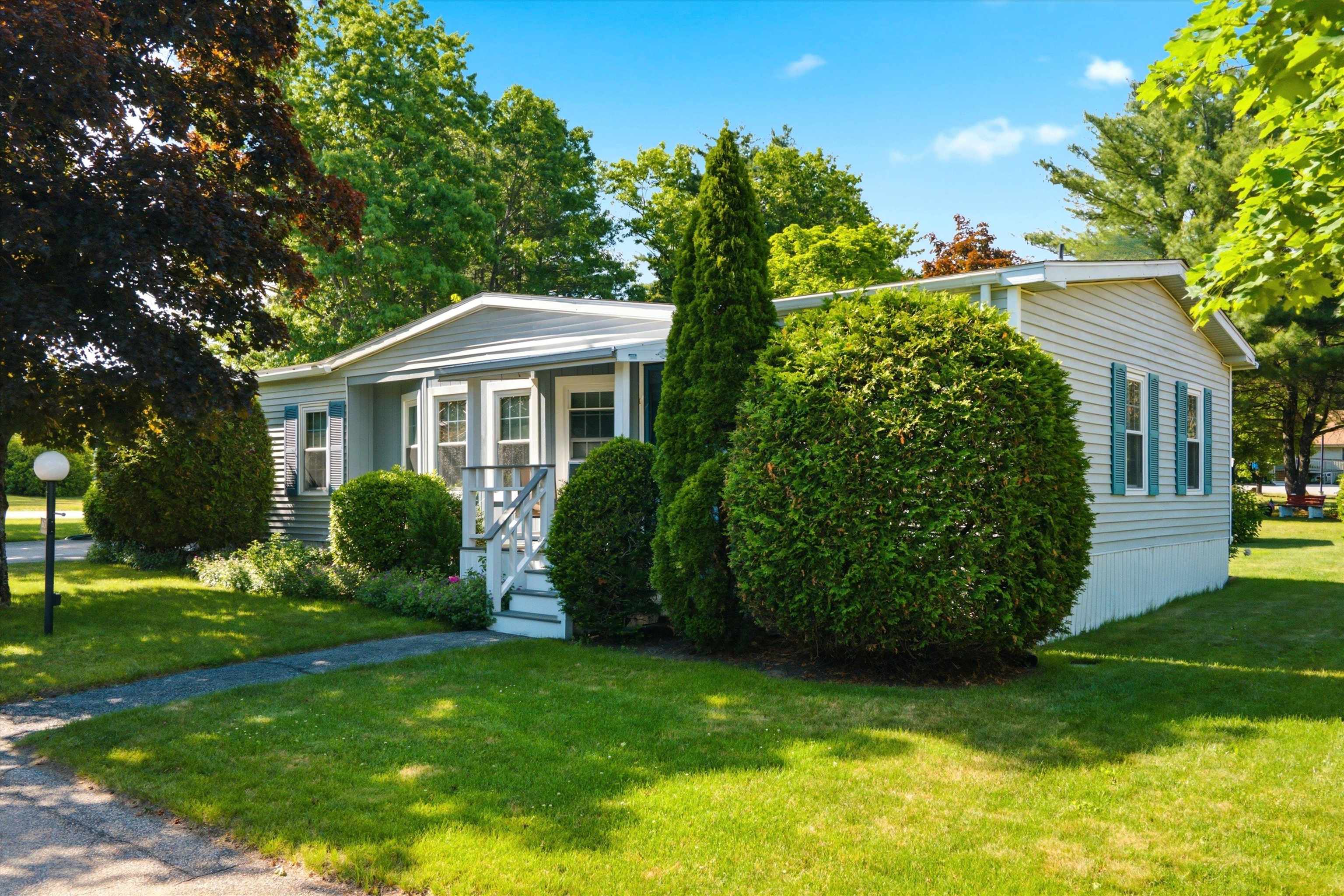 163 Donald Dr, Goffstown, NH 03045
