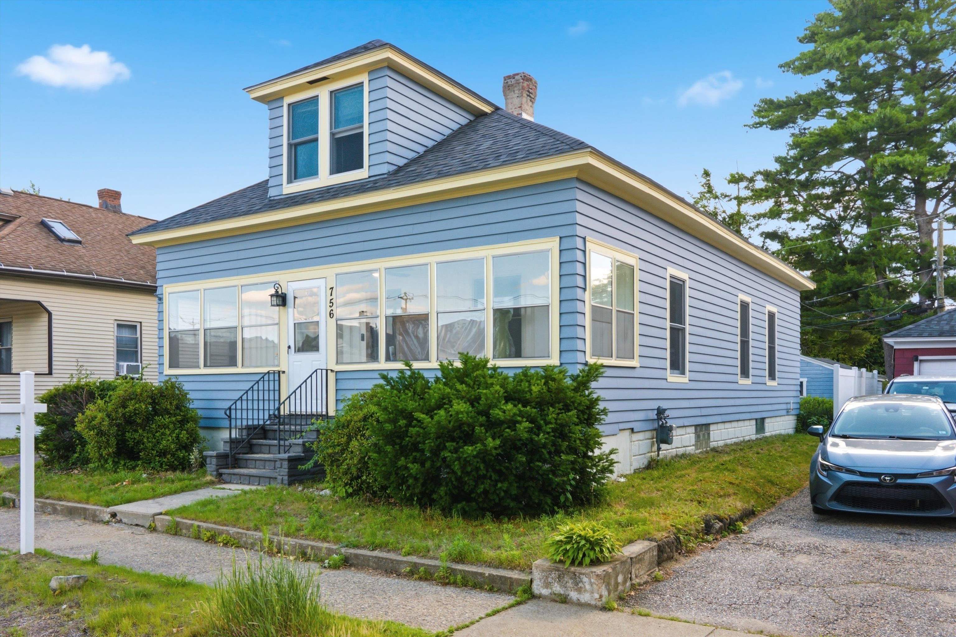 756 Montgomery St, Manchester, NH 03102