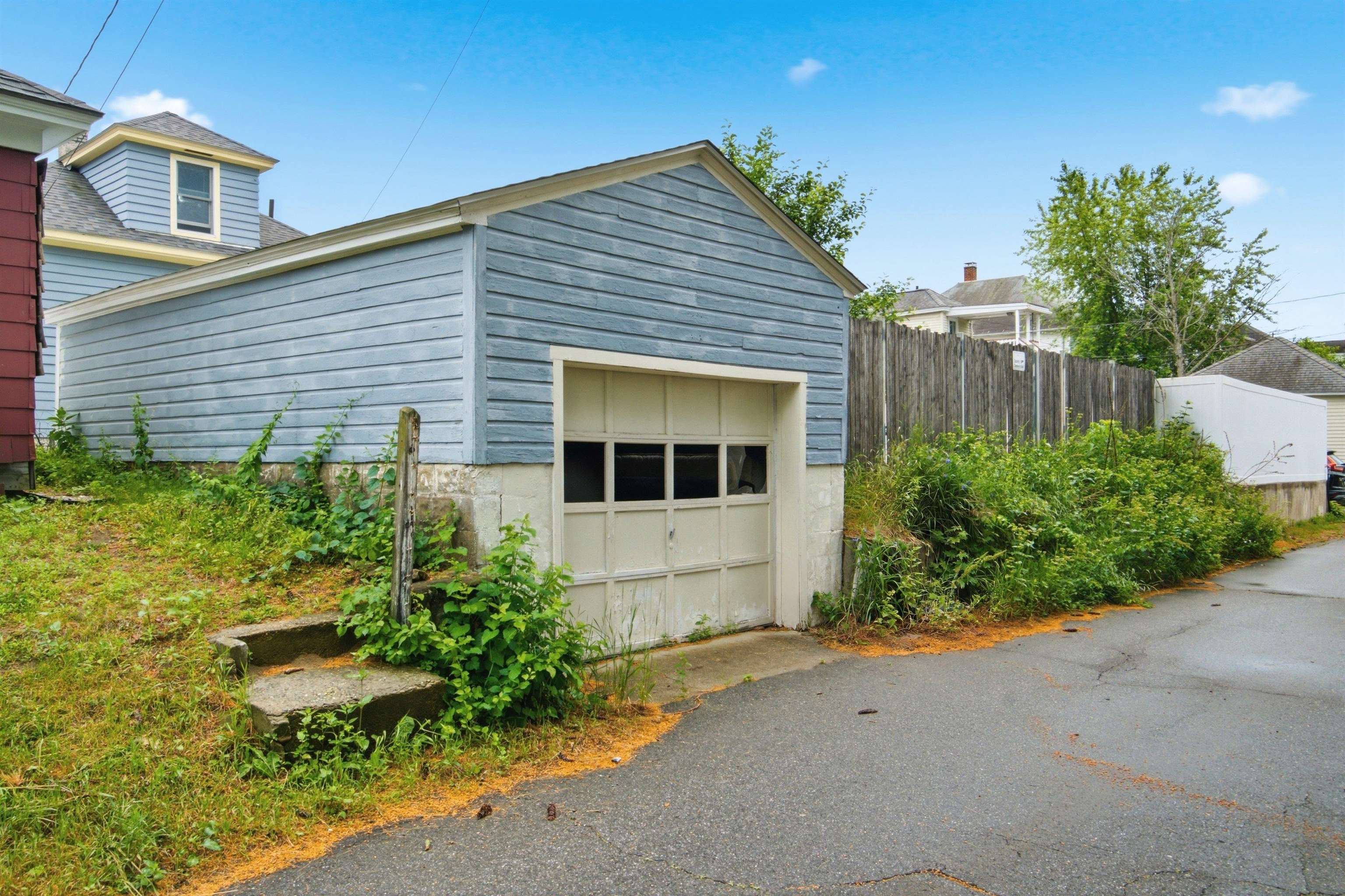756 Montgomery St, Manchester, NH 03102