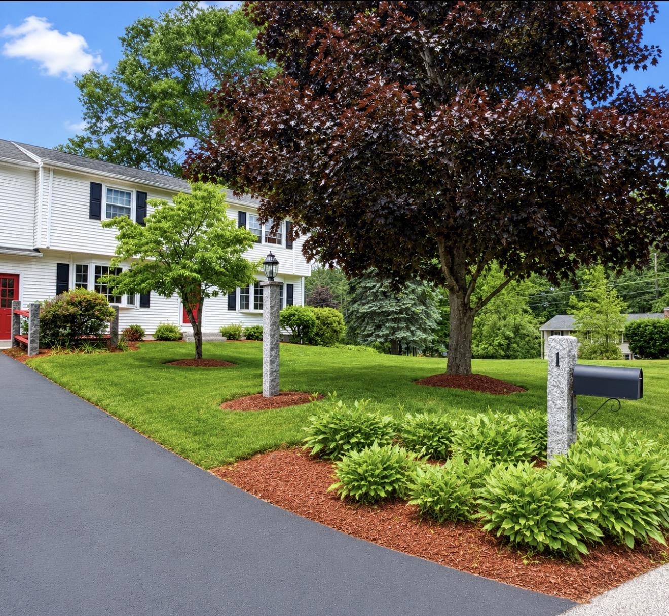 1 Valleyview Dr, Merrimack, NH 03054