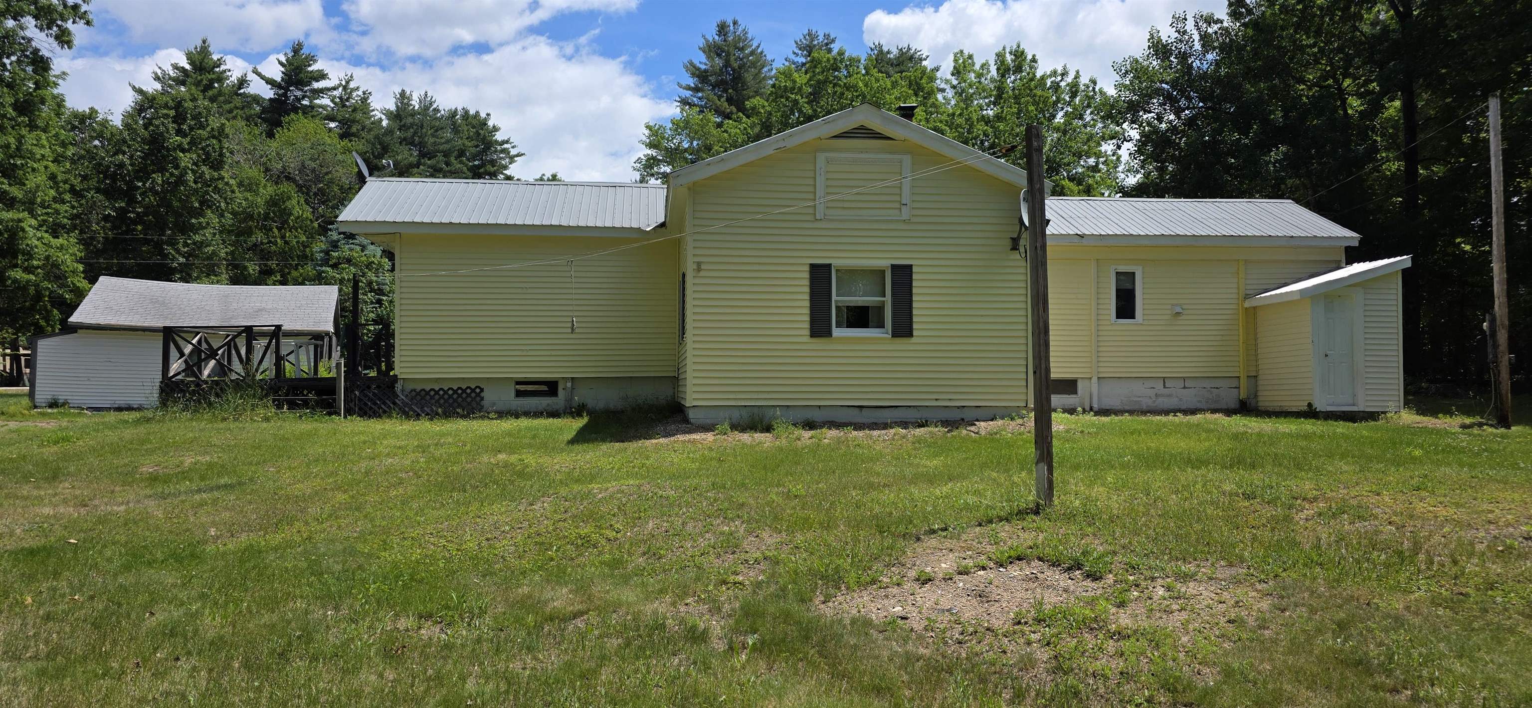 17 Mobile Coach Ln, Mont Vernon, NH 03057