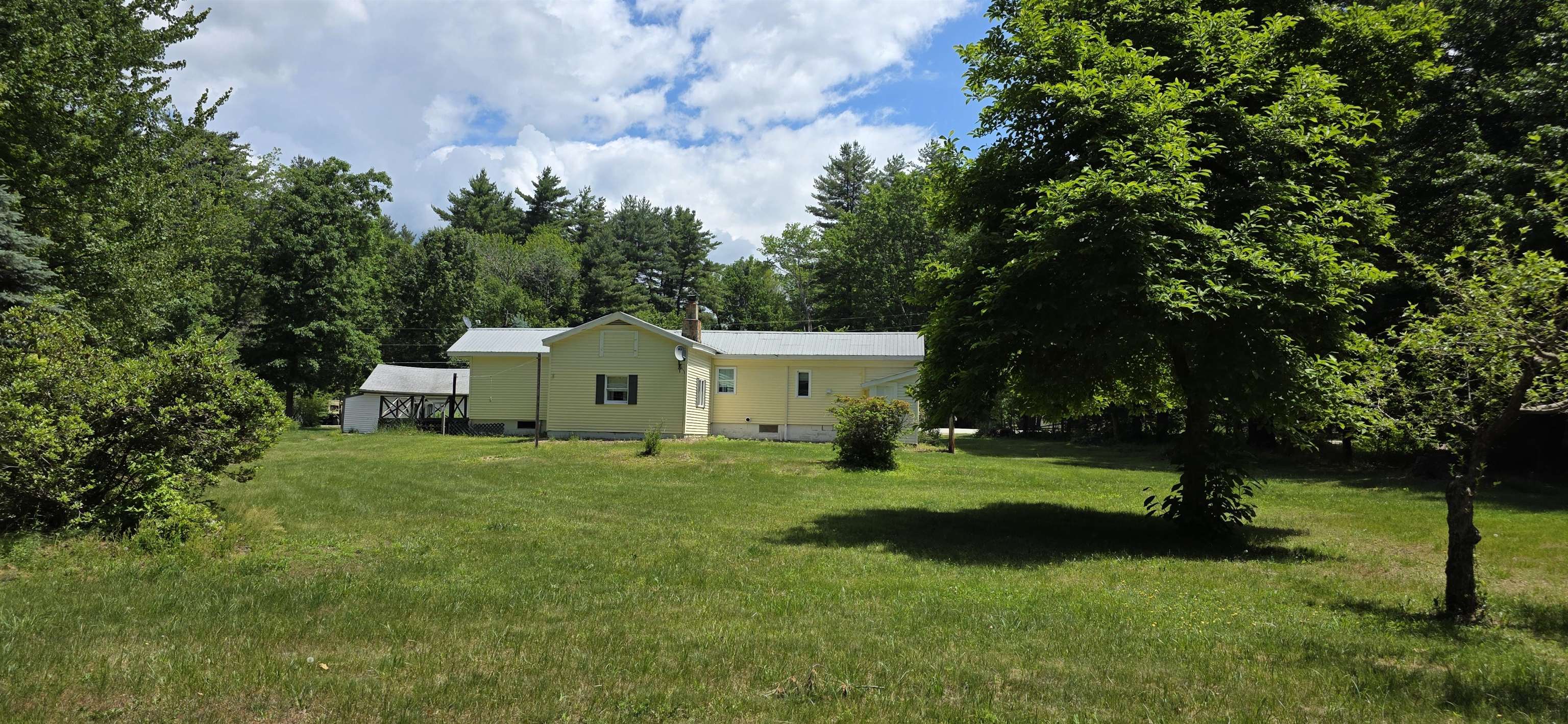 17 Mobile Coach Ln, Mont Vernon, NH 03057