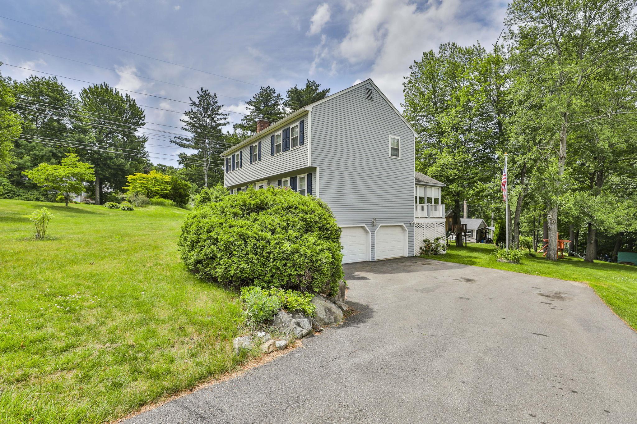 4 Spindlewick Dr, Nashua, NH 03062
