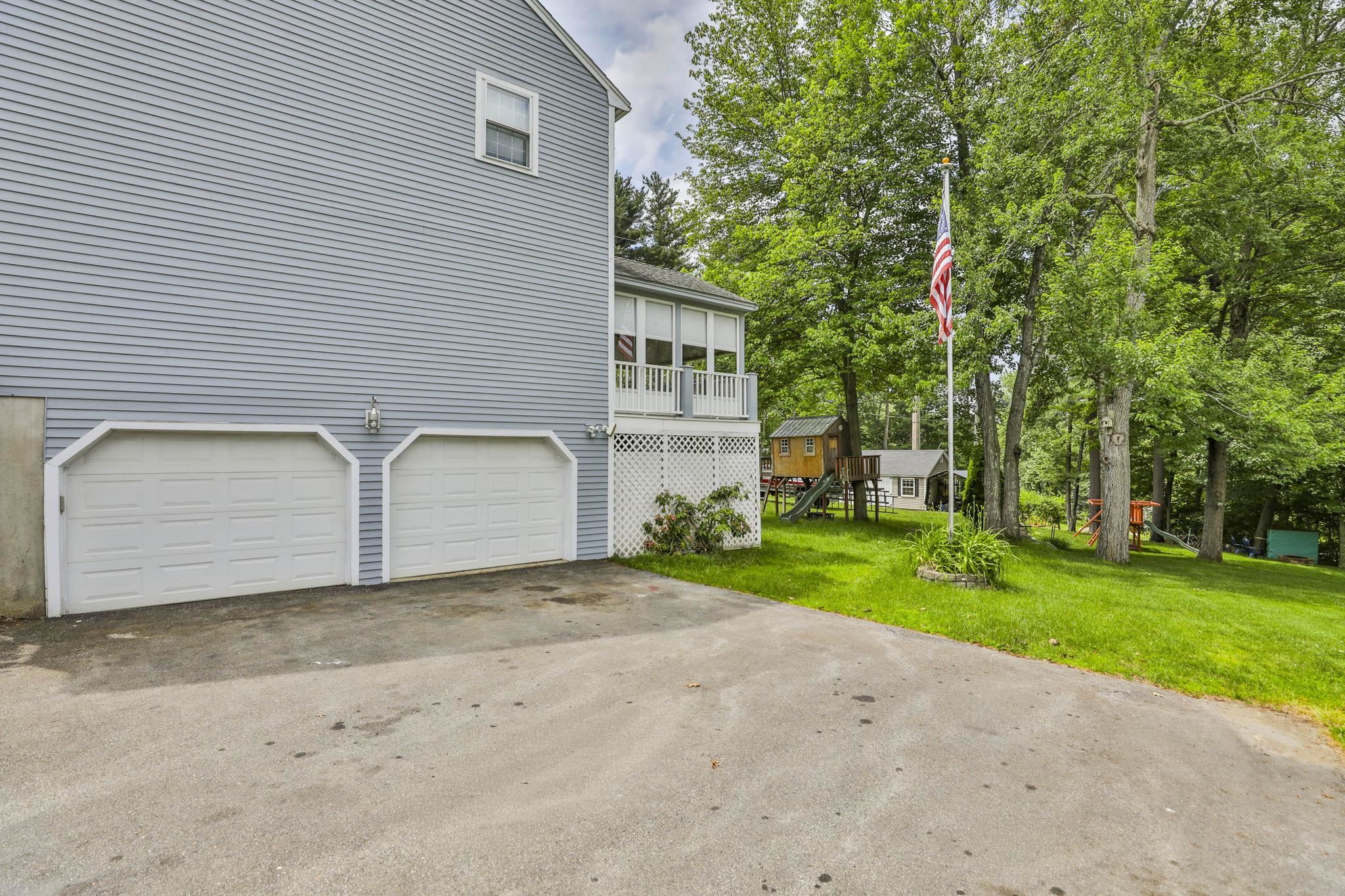 4 Spindlewick Dr, Nashua, NH 03062