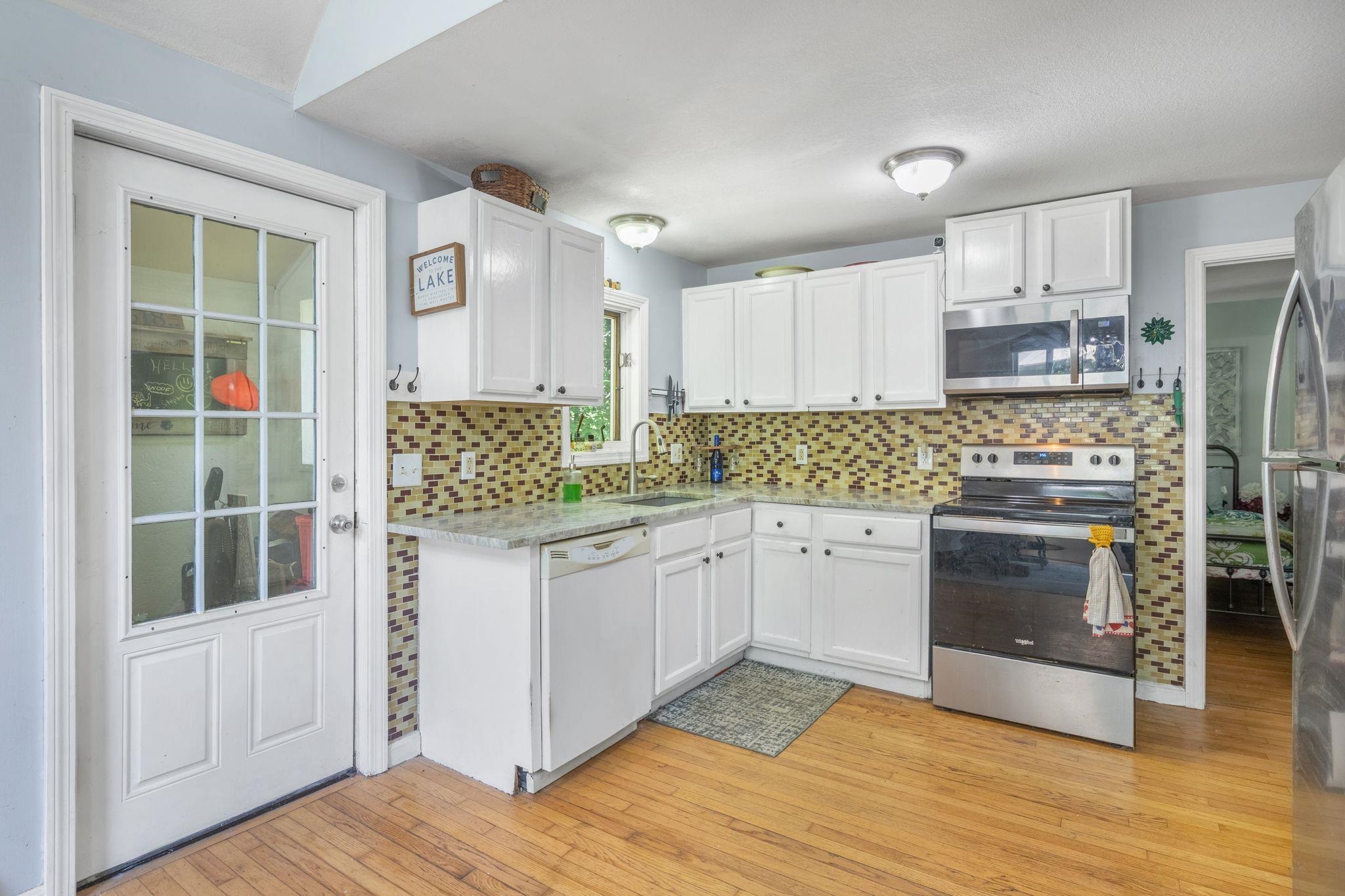 170 Mountain View Dr, Conway, NH 03818