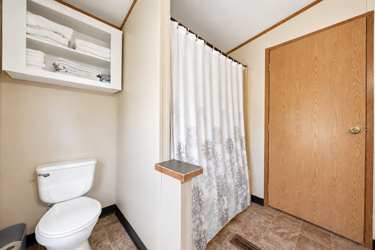 20 Center Ct, Epping, NH 03042