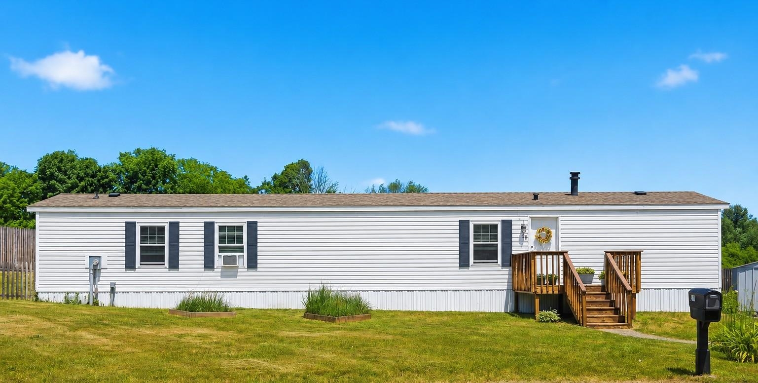 20 Center Ct, Epping, NH 03042
