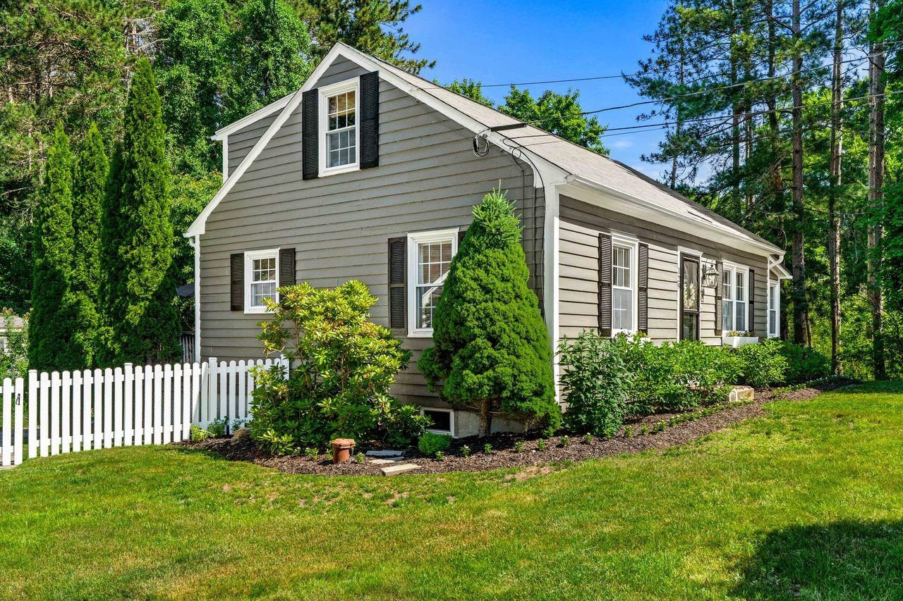 129 Bedford Center Rd, Bedford, NH 03110